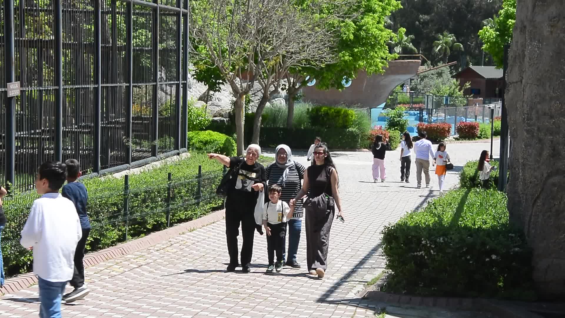 Mersin Büyükşehir Belediyesi'nden Tarsus'ta şehit annelerine özel program