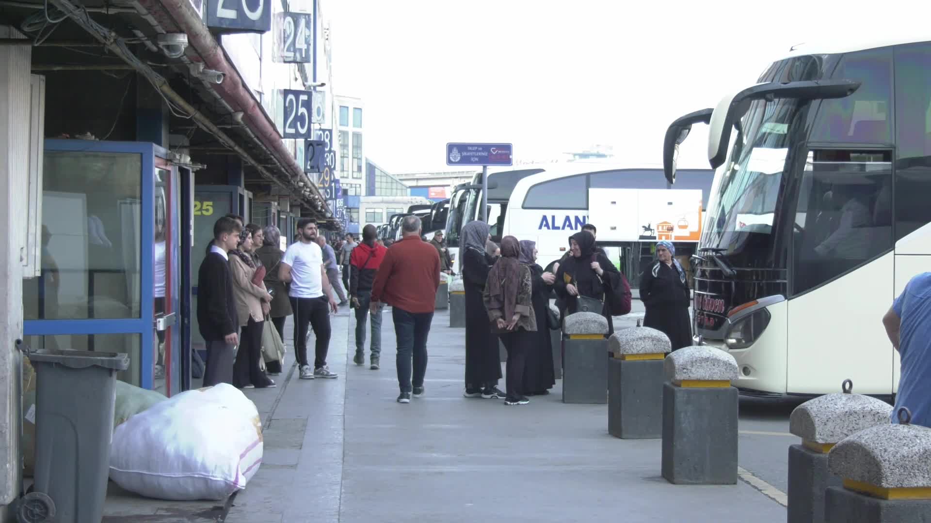 Dar gelirli için bayramda seyahat oldukça güç: Bırakın şehir dışını İstanbul içinde bile tatile gitmek zor bu şartlarda
