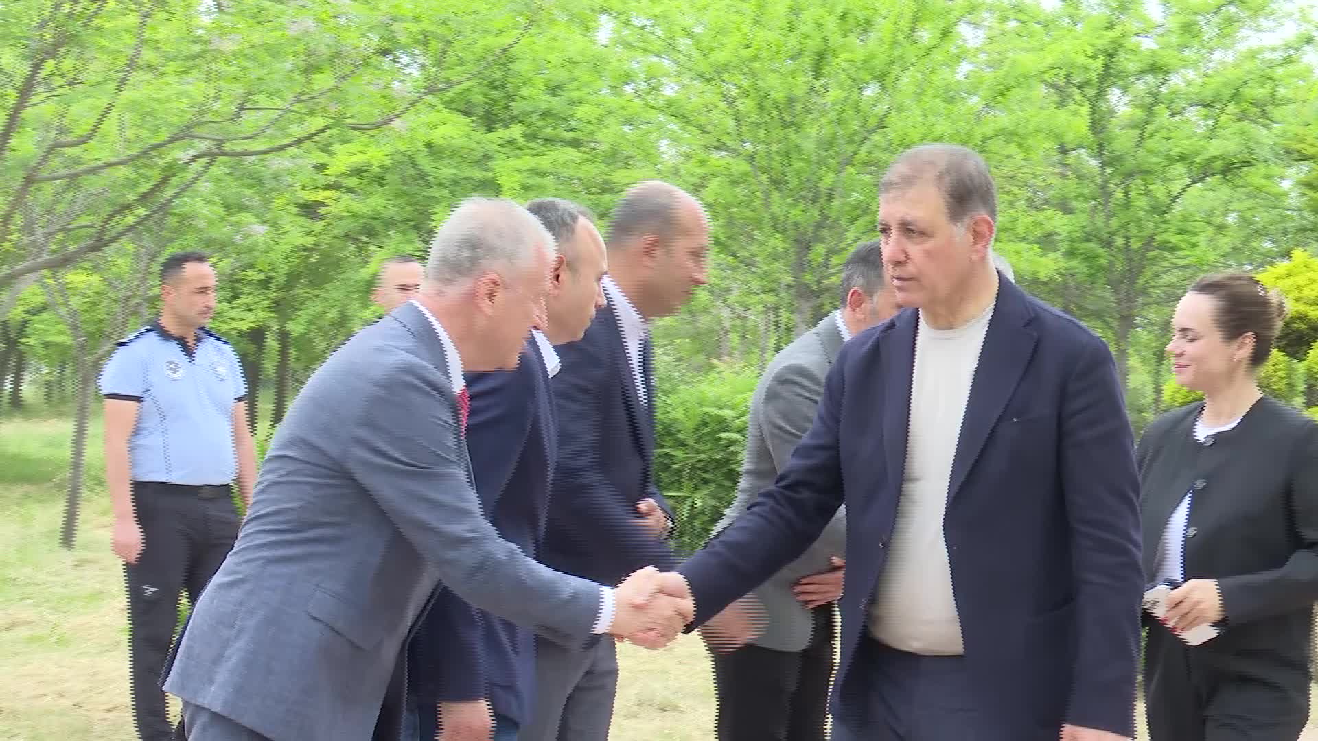 İzmir Büyükşehir Belediye Başkanı Tugay, şehit anneleriyle bir araya geldi