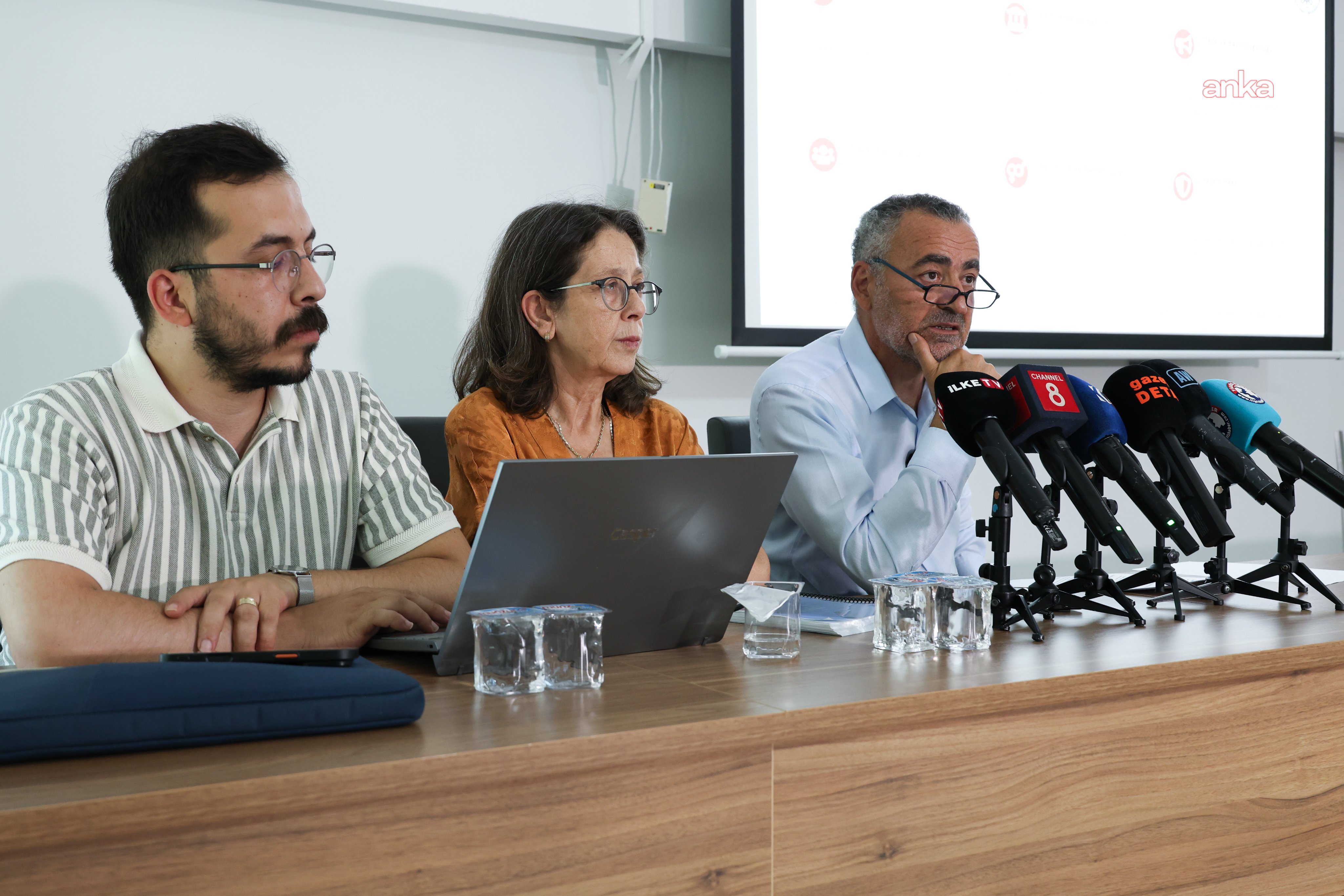 İHD, "Türkiye-PKK Barış Süreci İzleme Raporu"nu açıkladı