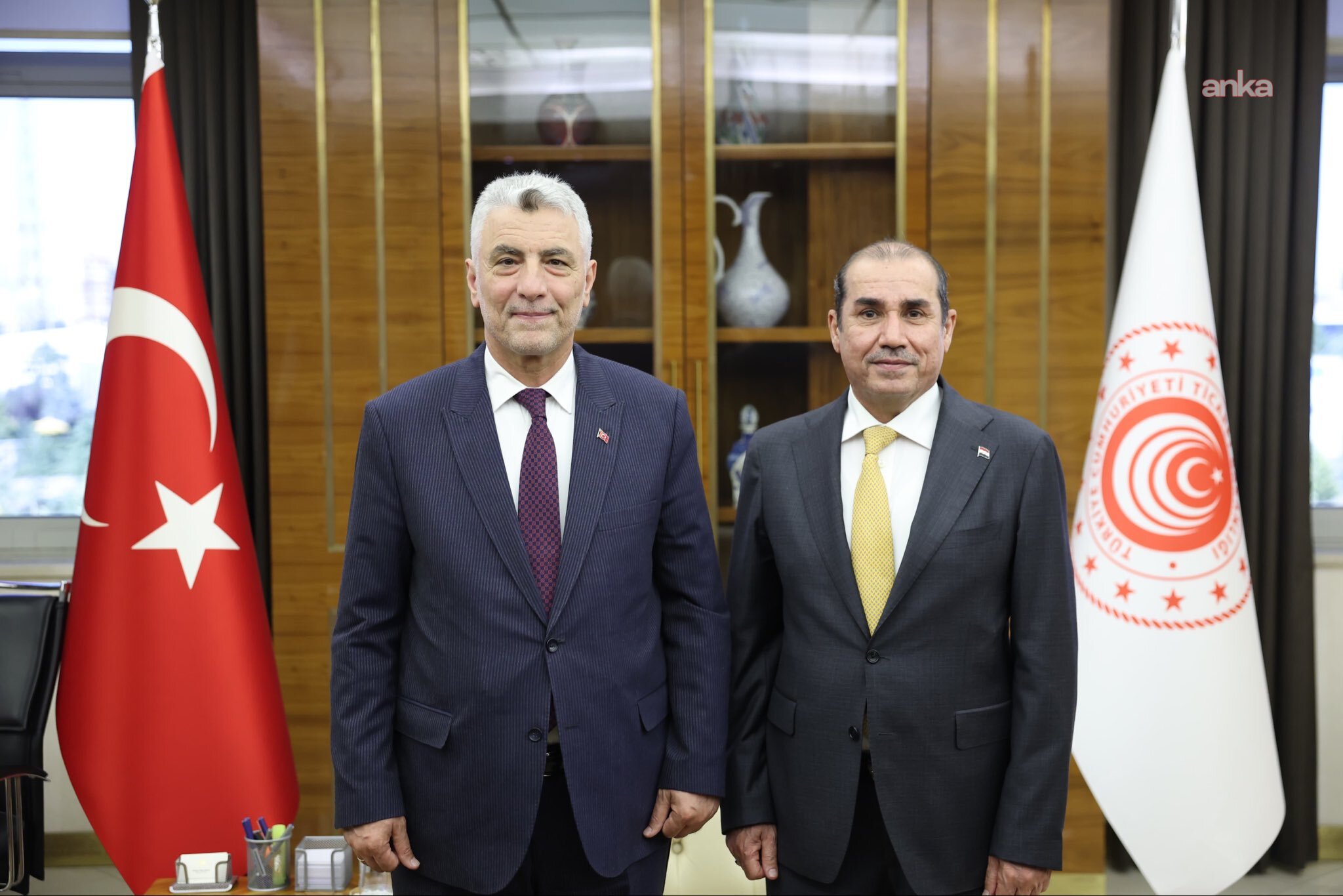 Bakan Bolat, Irak’ın Ankara Büyükelçisi Laçmavi ile görüştü