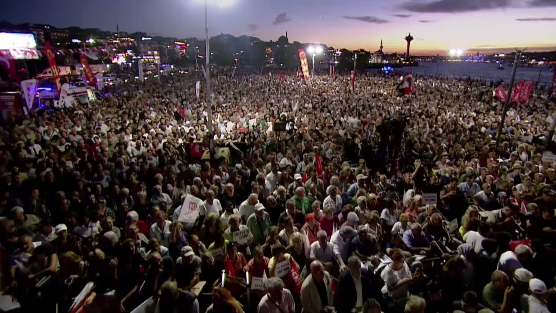 YENİ Parti'den Üsküdar buluşması... Özgür Özel'den Erdoğan'a: Bu mu senin demokratlığın?