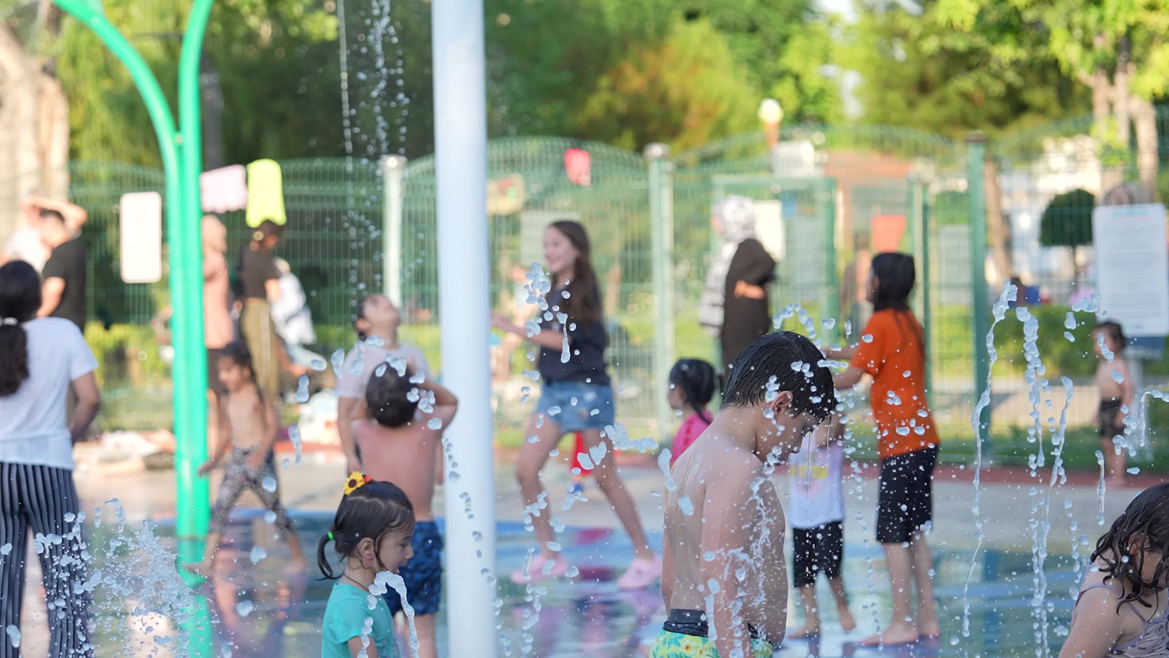 Manisa’da çocukların yaz neşesi Fresh Park, kapılarını açtı