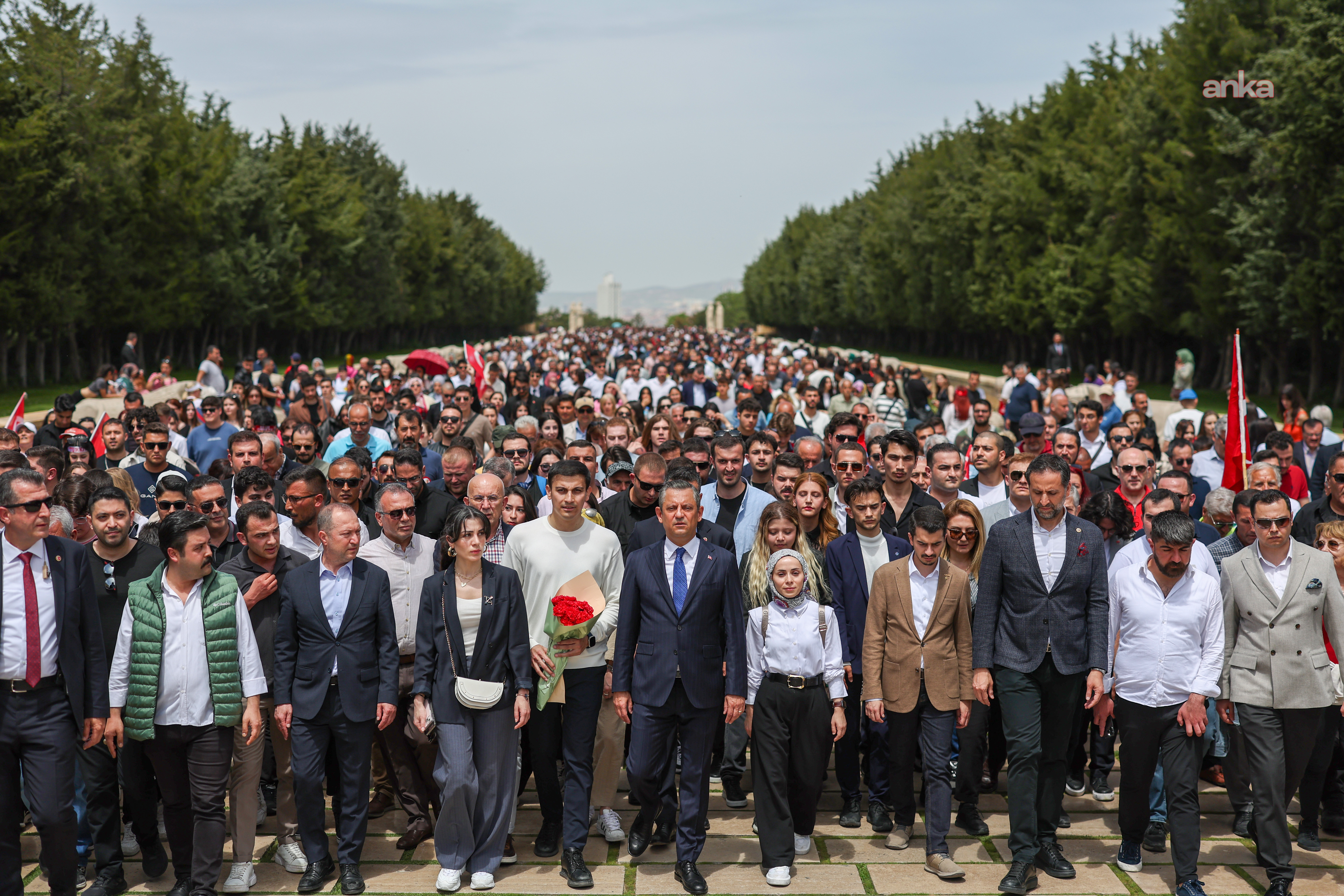 CHP Genel Başkanı Özgür Özel, gençlerle Anıtkabir’e yürüyecek