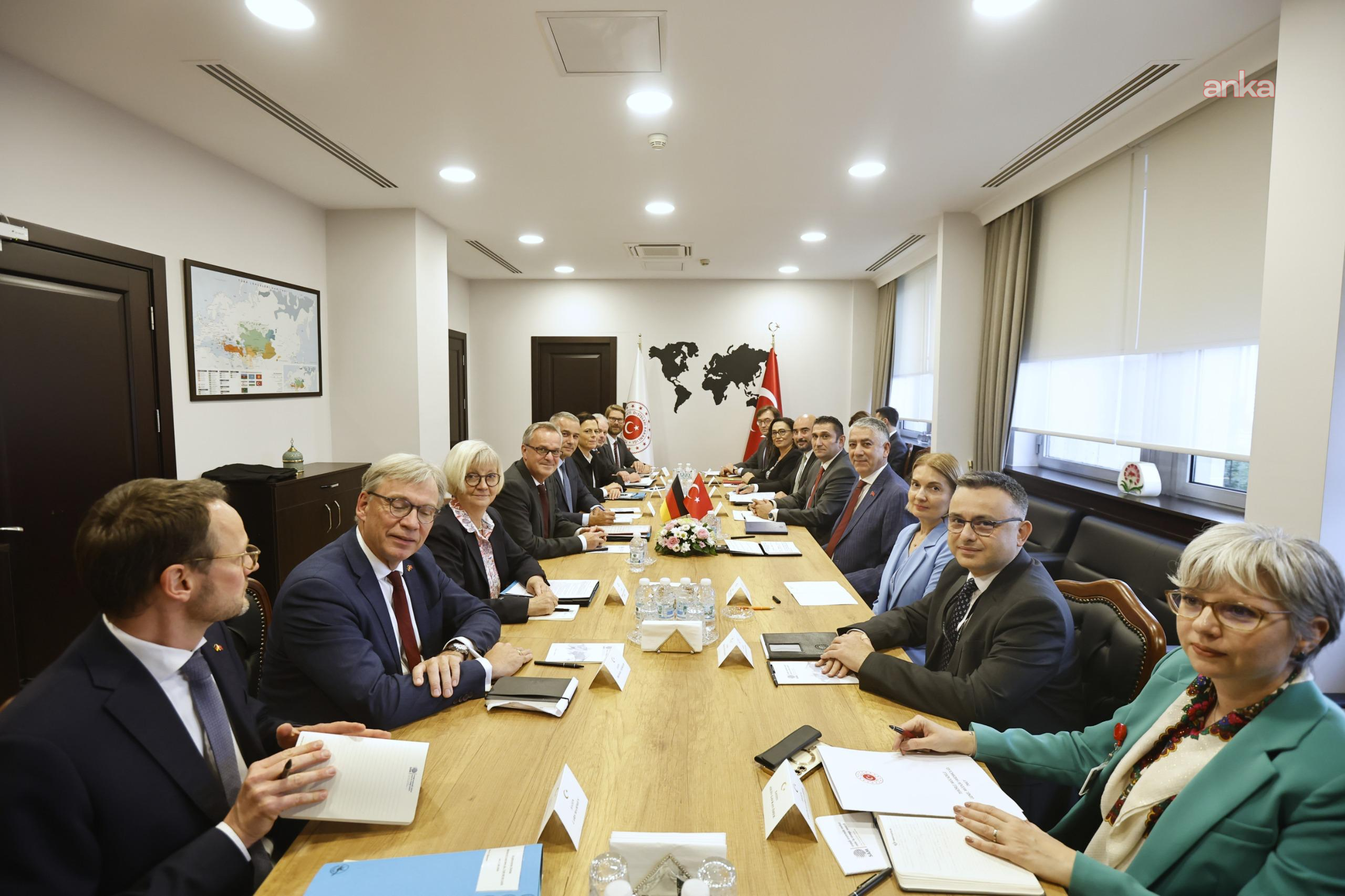 Dışişleri Bakan Yardımcısı Özel, Almanya Federal İçişleri Bakanlığı Devlet Sekreteri Engelke ile görüştü
