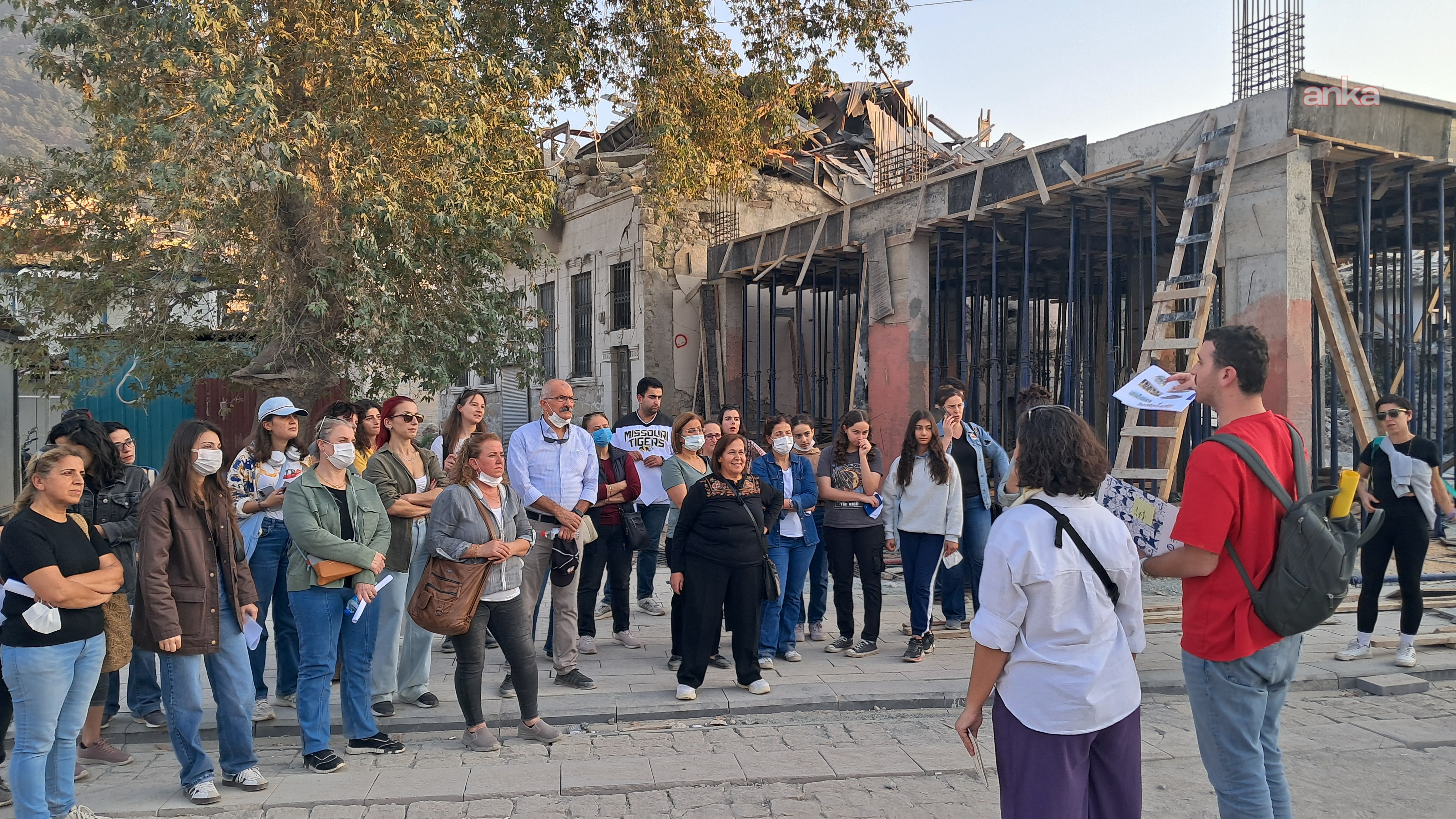 Deprem sonrası Antakya'da birlikte hatırlamanın rotası: Yürünebilir Tarih Turu