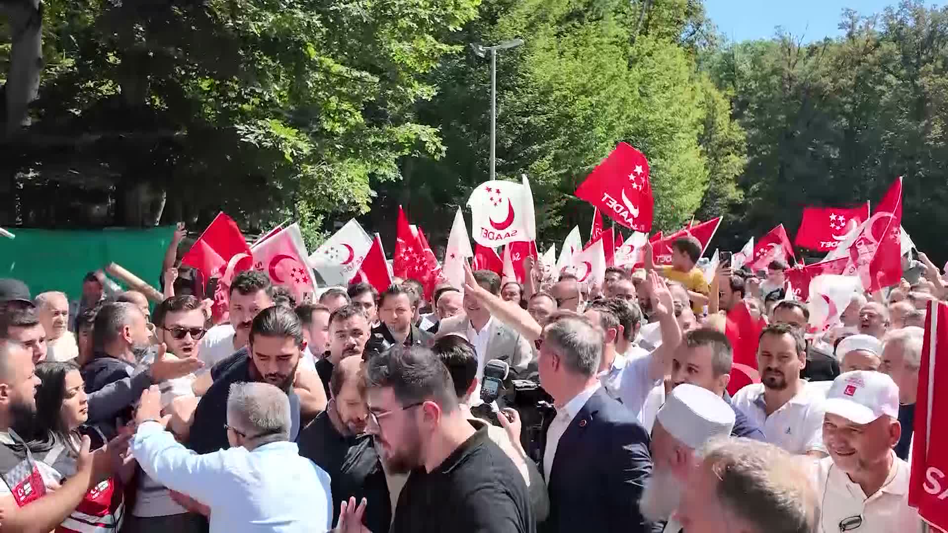 Ali Babacan ve Mahmut Arıkan, İstanbul'da Saadet Pikniği'ne katıldı