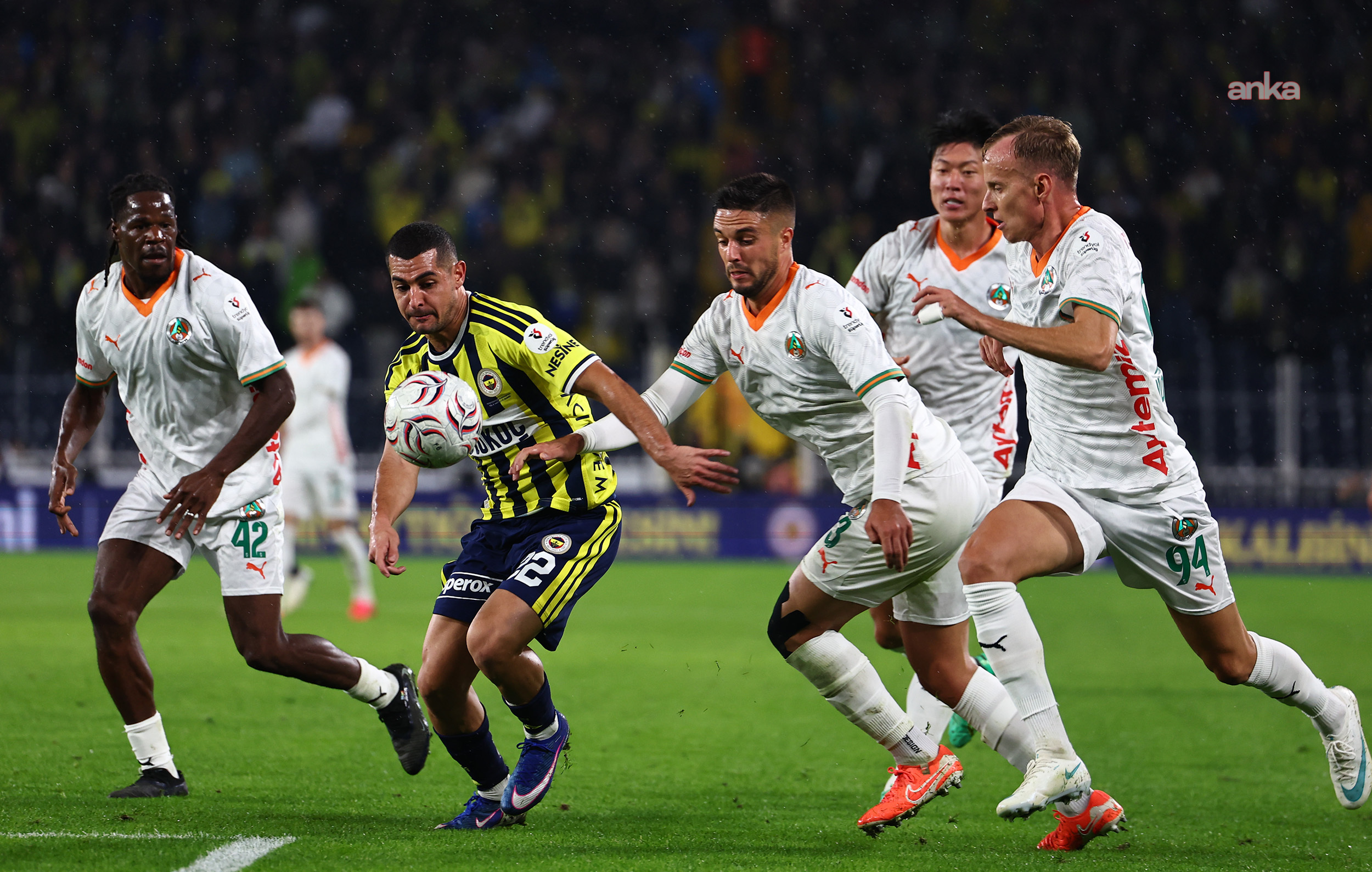 Fenerbahçe, Corendon Alanyaspor’u 3-0 mağlup etti