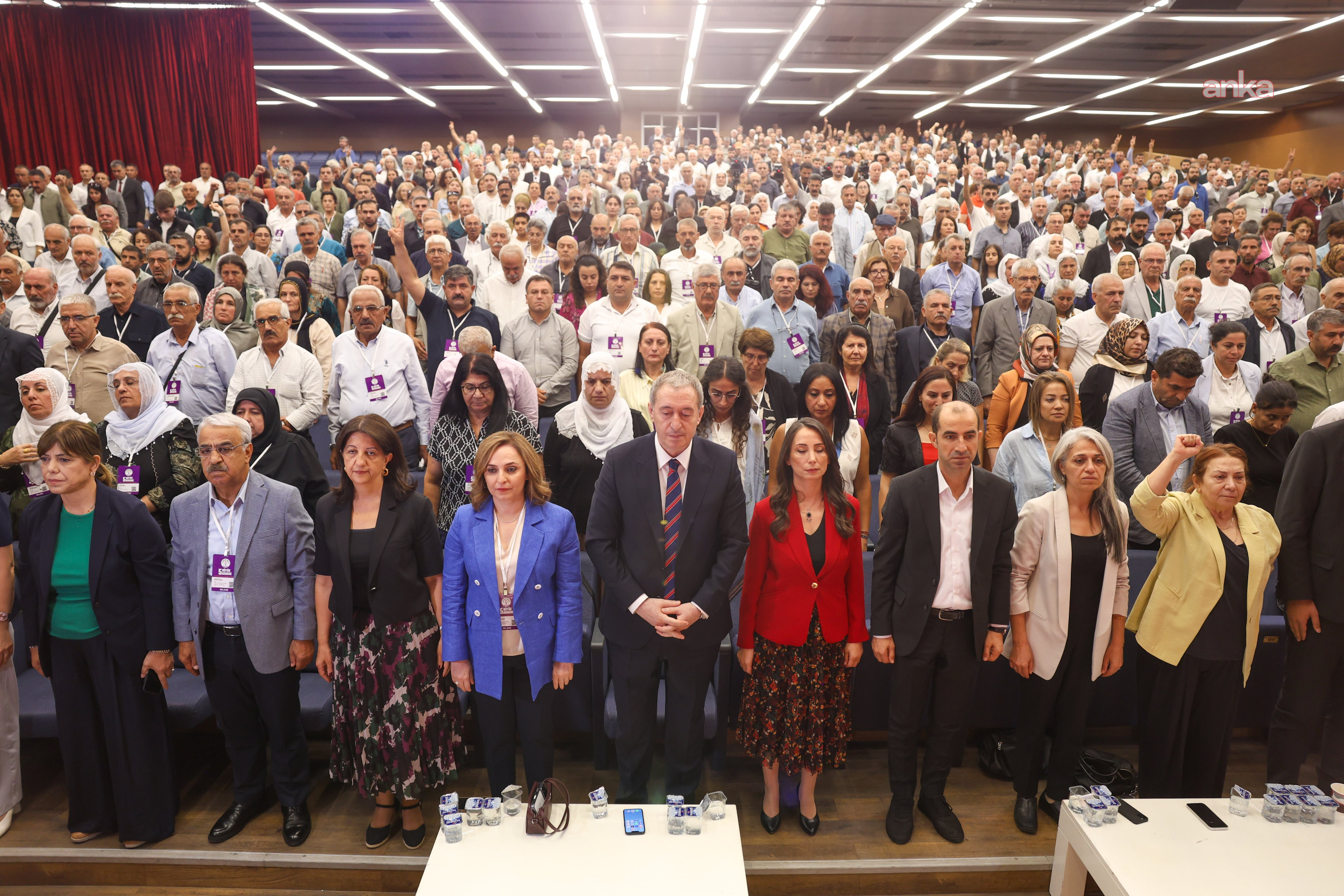 DEM Parti'nin yeni PM'sinde 33 yeni isim