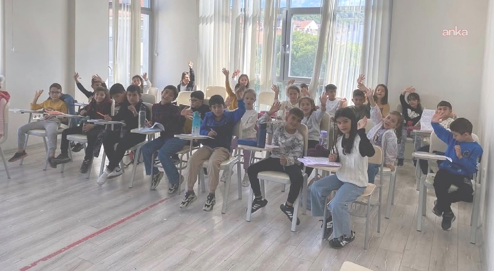 Ayvalık Belediyesi, Cihan Şişman Gençlik Merkezi’nde çocuklara yönelik kurslar düzenliyor