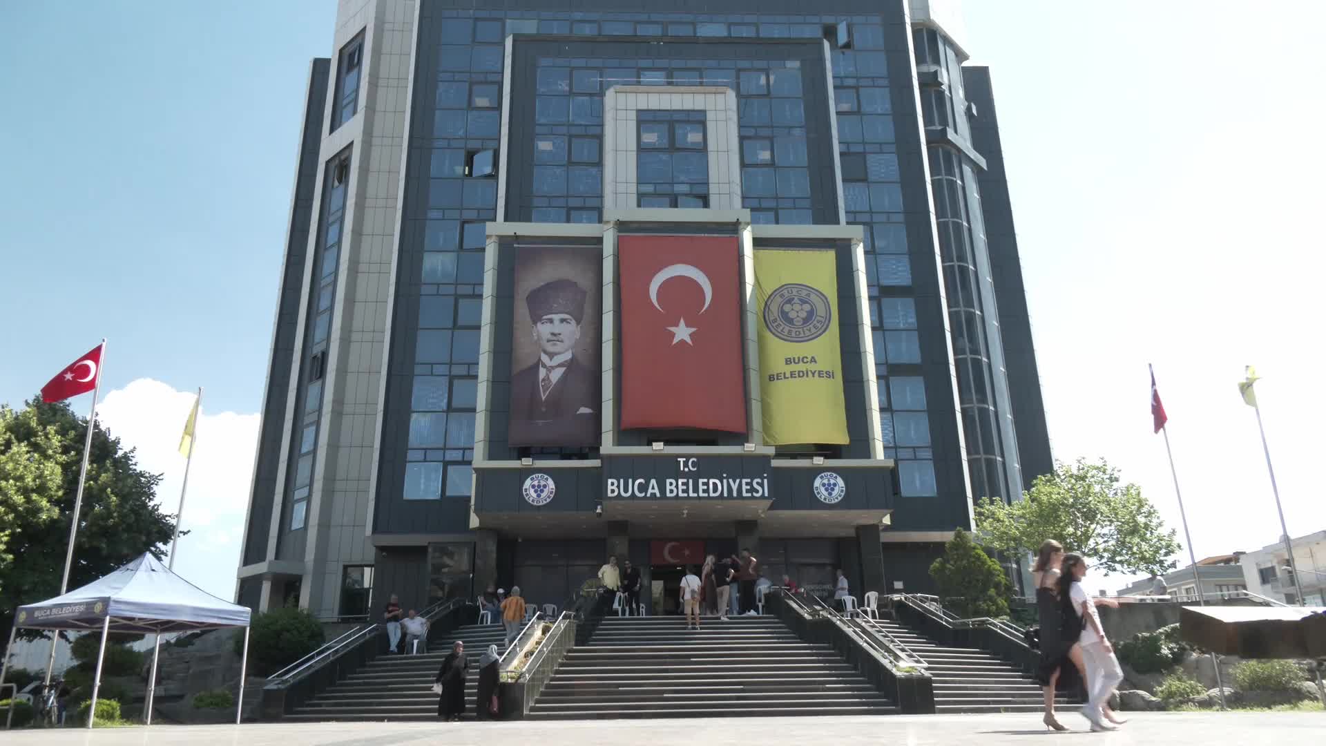 Buca Belediyesi’ndeki operasyon... CHP ilçe Örgütü ve meclis üyelerinden ortak açıklama: “Görkem Başkanın yanındayız”