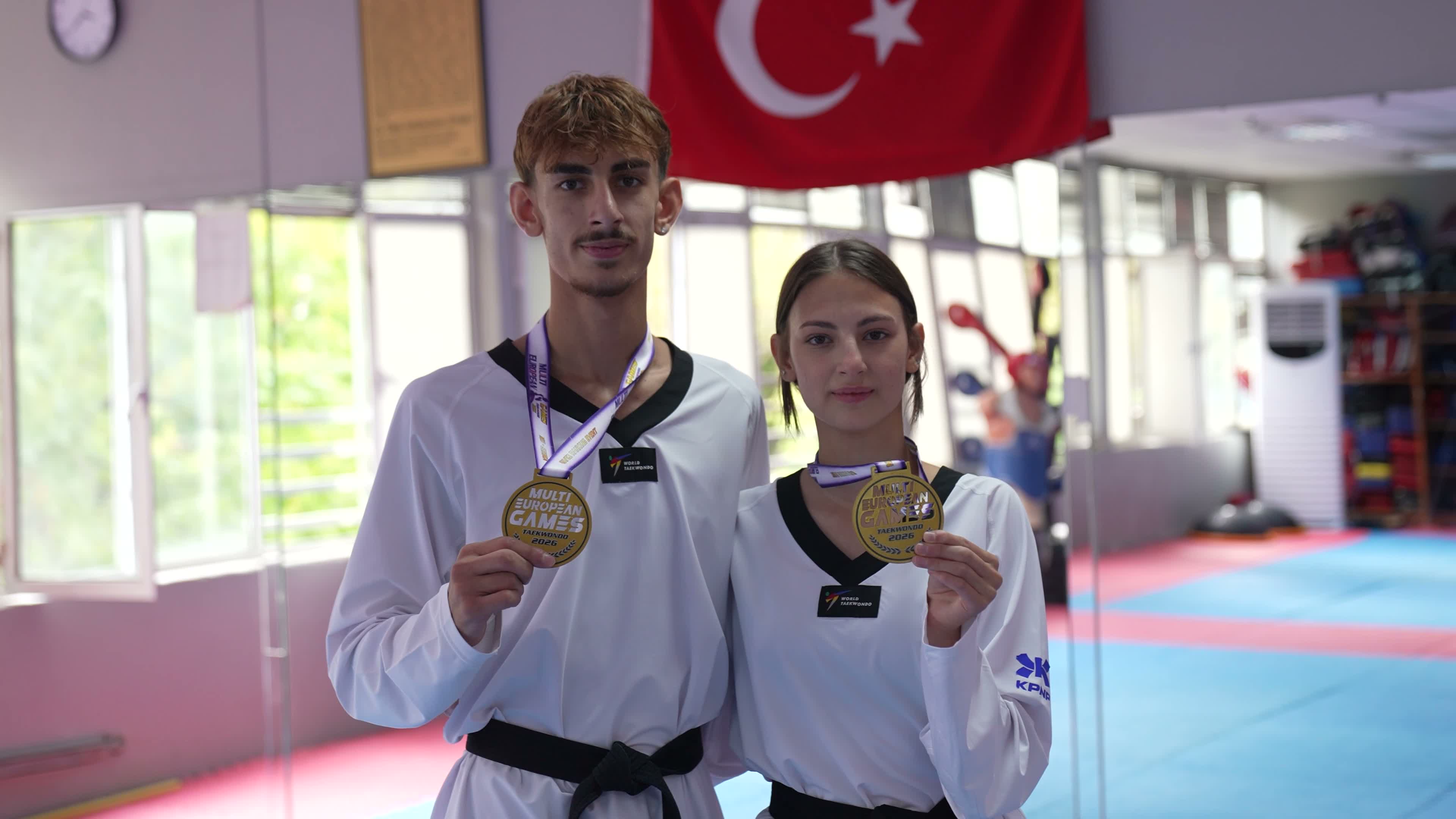 İzmir’in altın kardeşlerinden çifte madalya