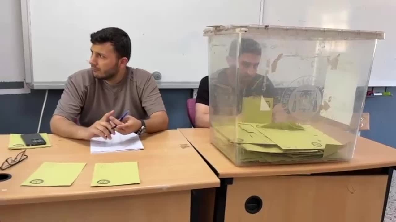 Narin Güran'ın köyünde, muhtarlık seçimi için yoğun güvenlik