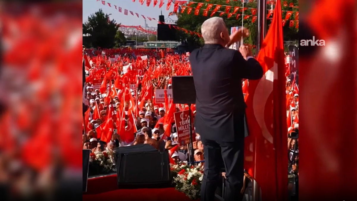 "Türk milletinin mucizesi Cumhuriyetimizin 103. yaşı kutlu, ömrü daim olsun"
