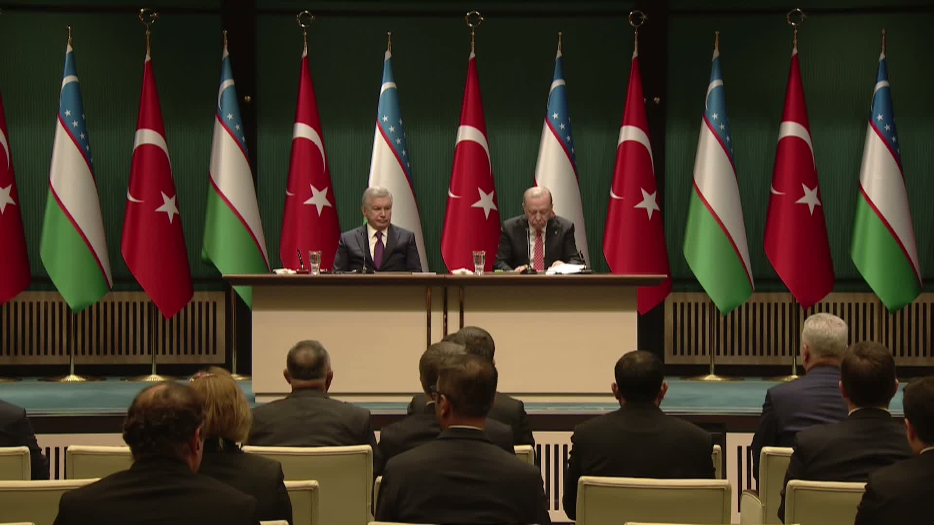 Cumhurbaşkanı Erdoğan, Özbekistan Cumhurbaşkanı Şevket Mirziyoyev ile anlaşmaların imza törenine katıldı