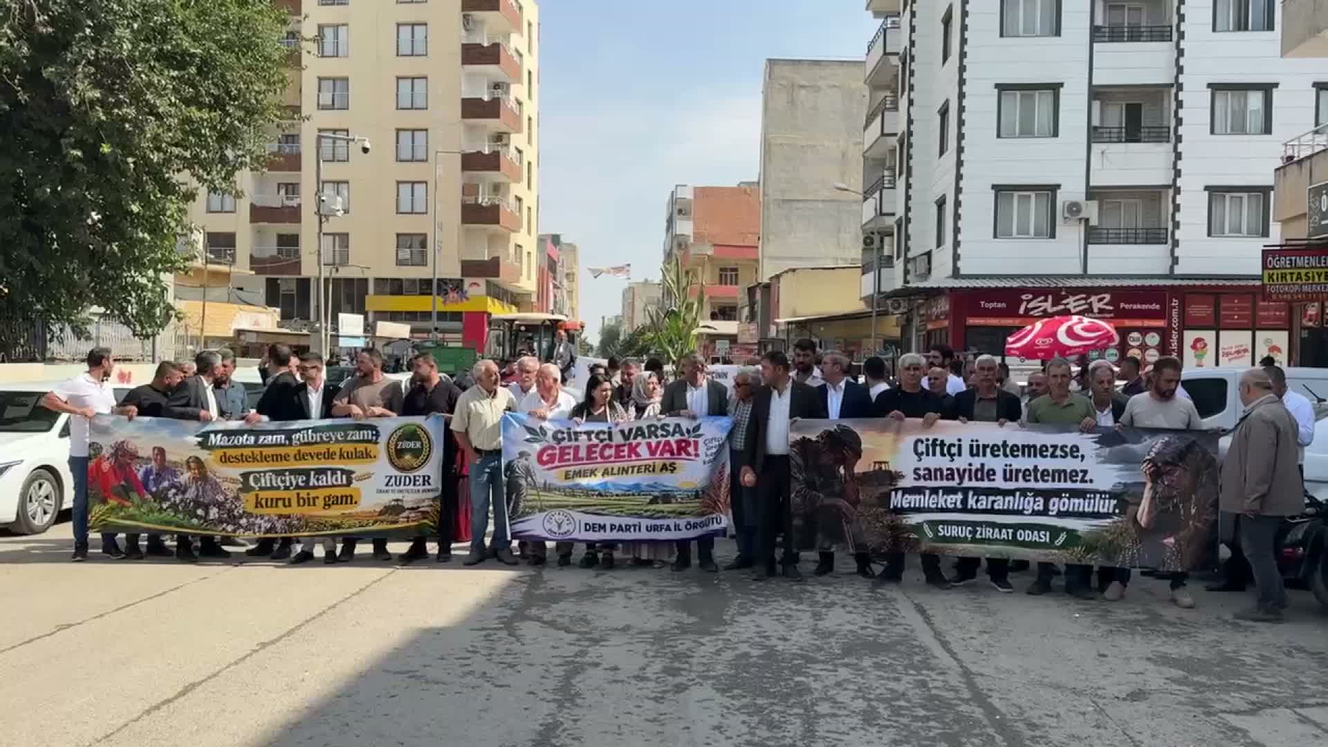 Suruç'ta çiftçiler su, gübre ve akaryakıt fiyatlarını protesto ettiler: Tarlamızı ekmesek, zarar etmeyiz