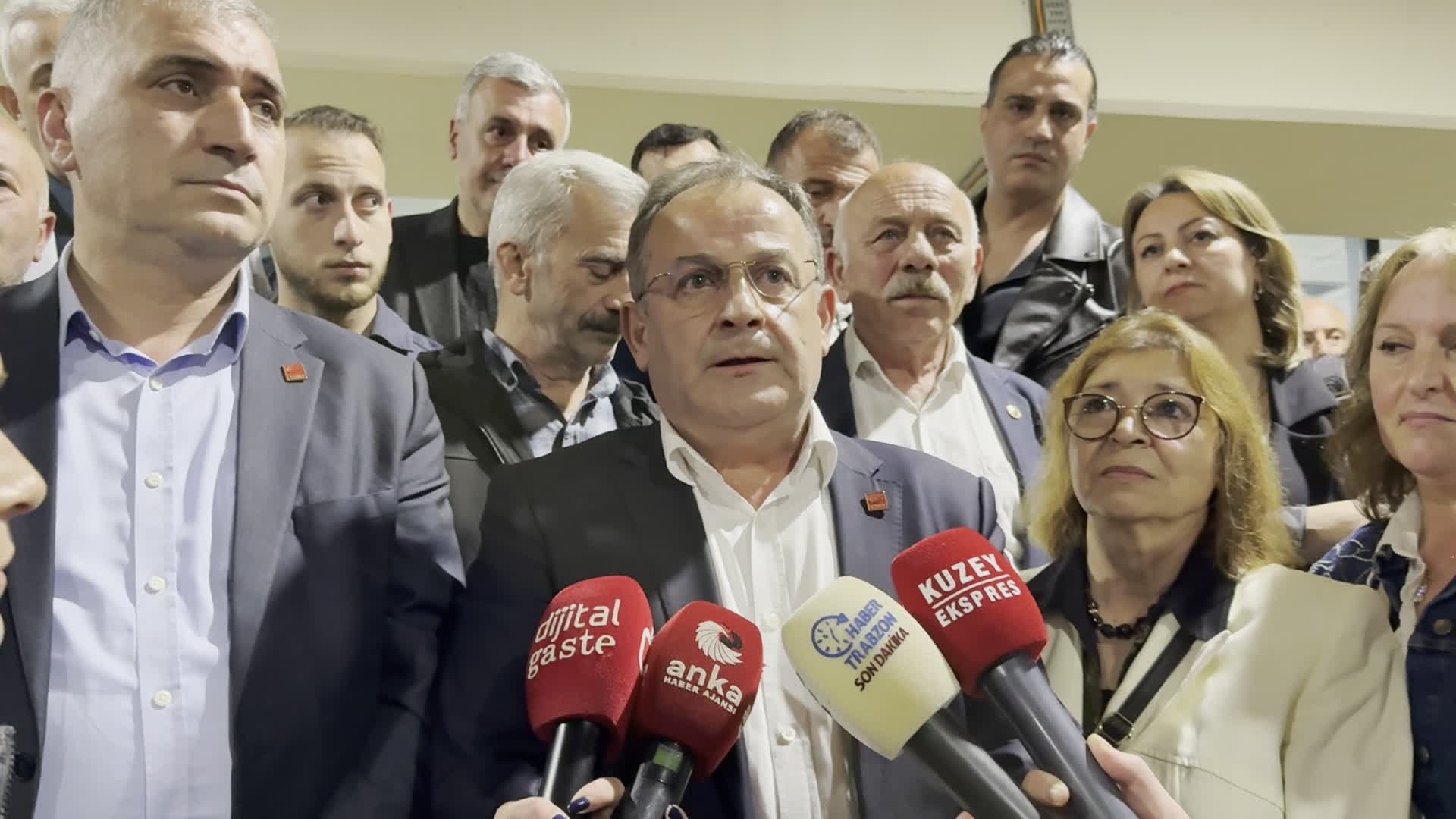 CHP'li Bak: Bizler bu yönetimin alacağı kurultay kararının dışında hiçbir kararı tanımayacağız