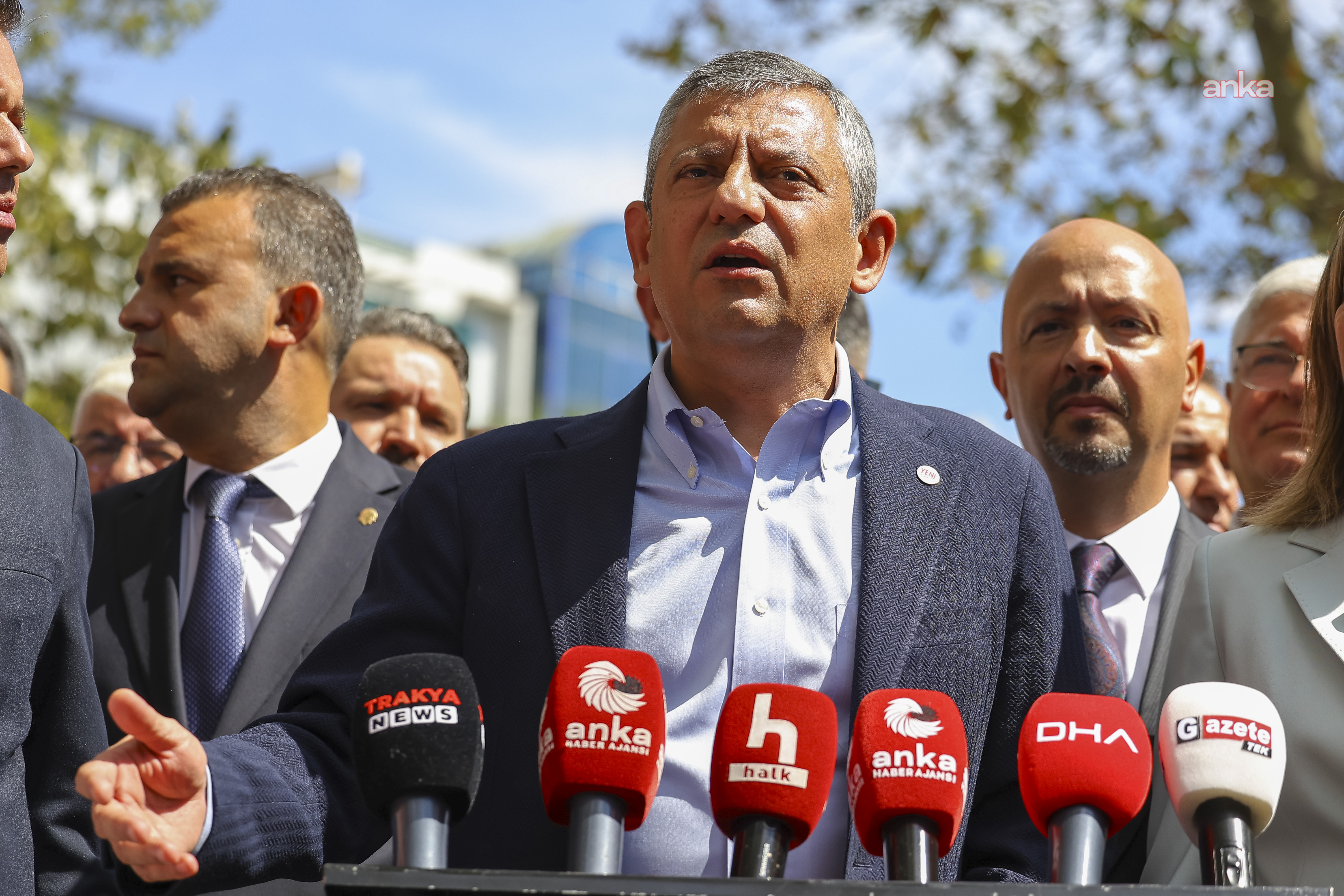 Özgür Özel'den von der Leyen'e tepki: "Tarafsızlığınızı yitirmiş kibirli tutumunuzun karşısında yer almaya devam edeceğiz"