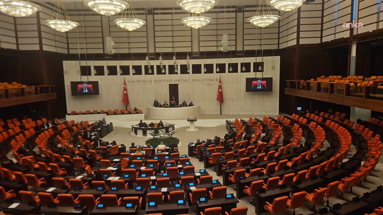 TBMM Genel Kurulu... DEM Partili Sakık'tan Kılıçdaroğlu'na: "Hangi yüzle gidip Selahattin'i ziyaret edeceksin?"