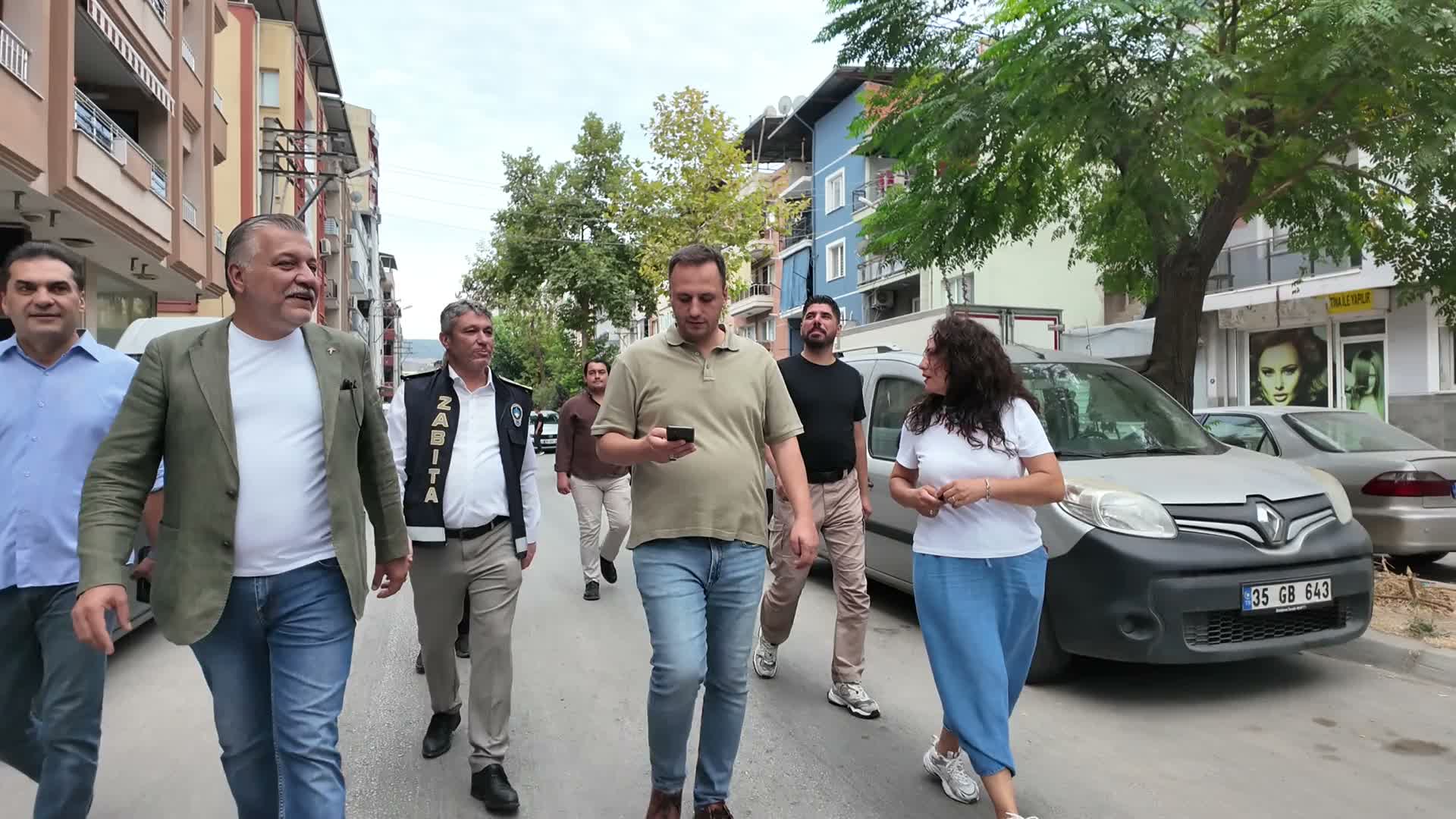 Bornova’da hizmet sokakta şekilleniyor: "Ortak Akıl ve Yerinde Çözüm"