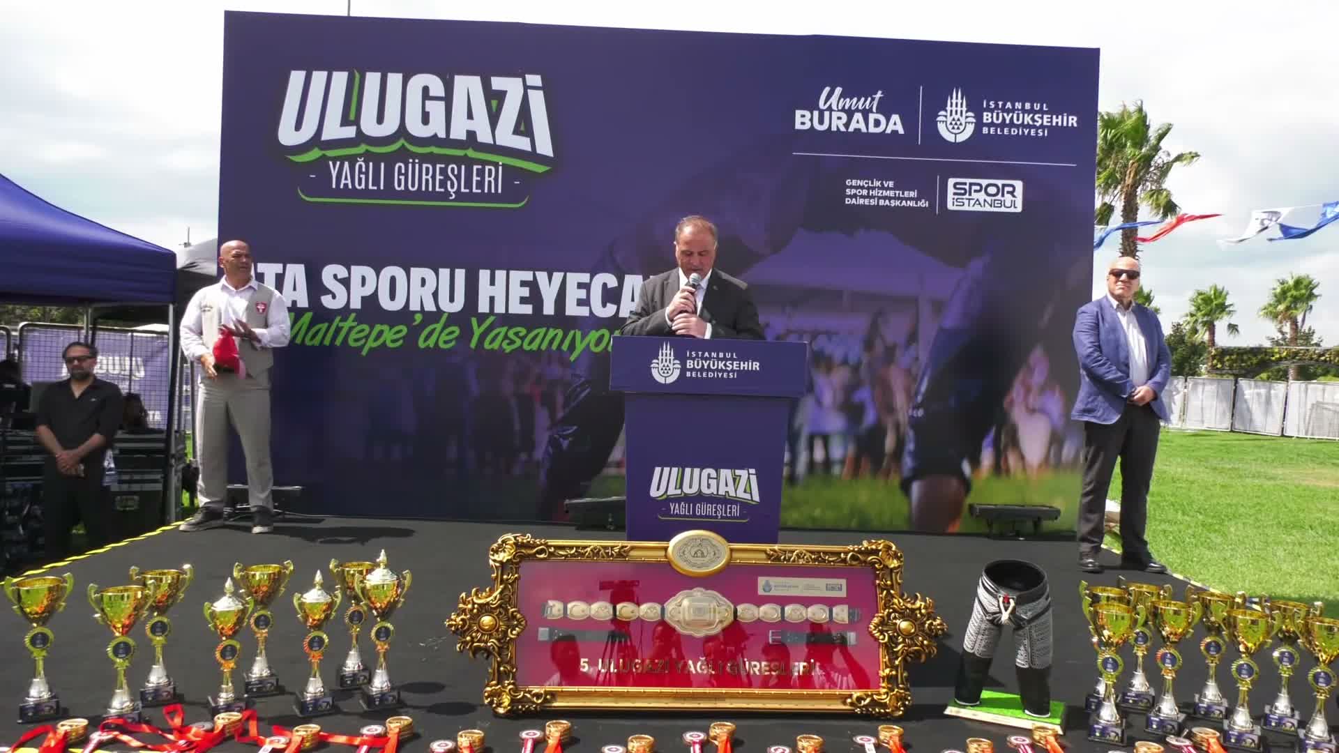 6. Ulugazi Yağlı Güreşleri'nde konuşan Nuri Aslan: Ekrem Başkanımızın sırtını yere getiremedikleri için, bu dava süreçleri yaşatılmaktadır