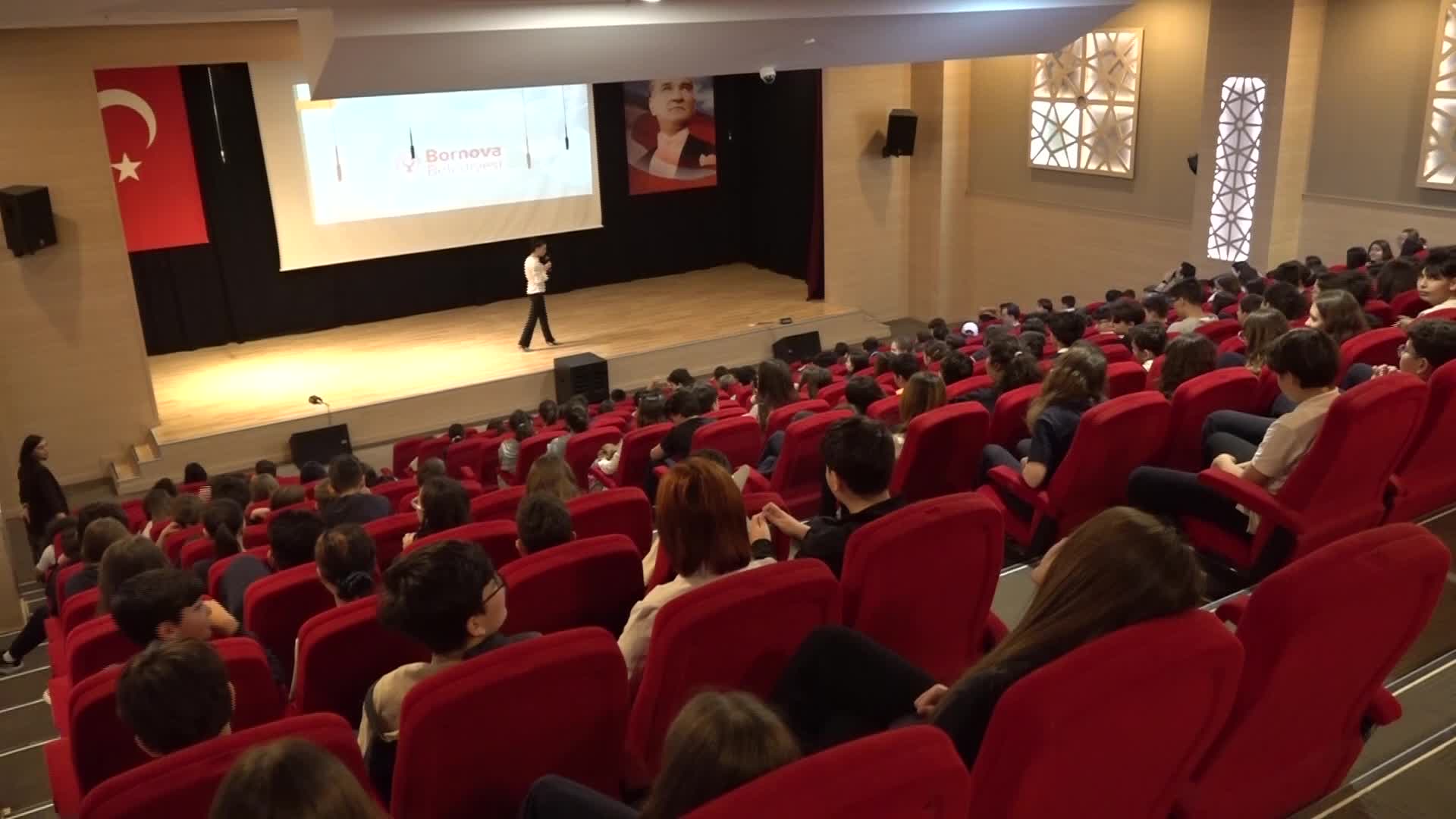 Bornova’da sağlık seferberliği... Öğrencilere yönelik eğitimler sürüyor