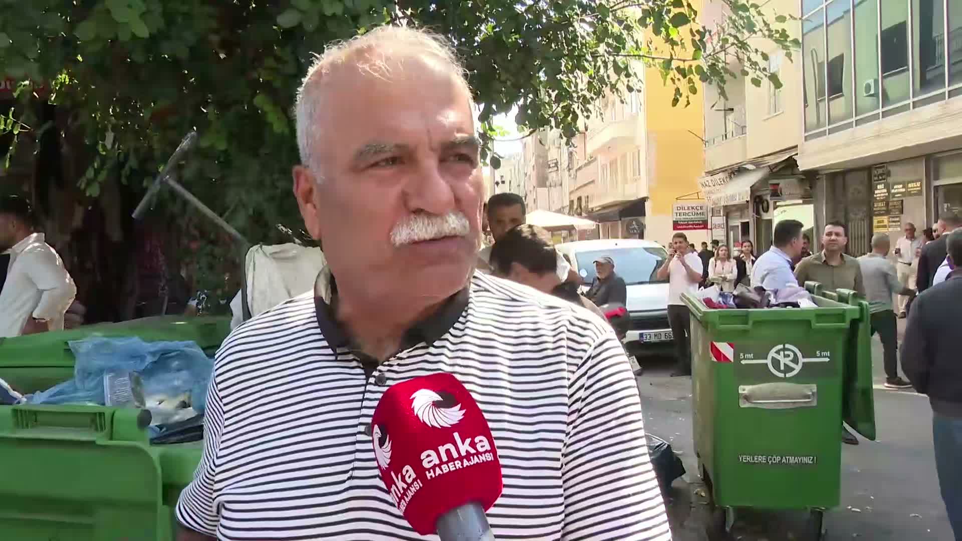 Mersinlilerden Seçer'in gözaltına alınmasına tepki: "Başkanımızın yanındayız, irademizi gasp ettirmeyeceğiz"