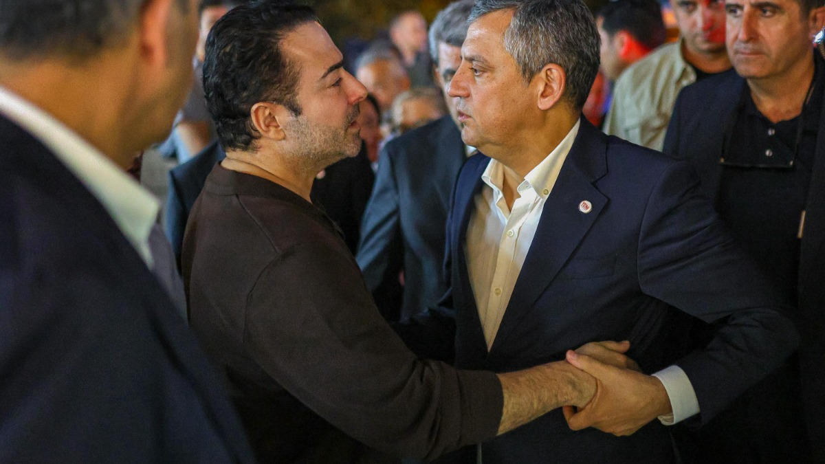 Özgür Özel'den şarkıcı Atilla Taş’a taziye ziyareti