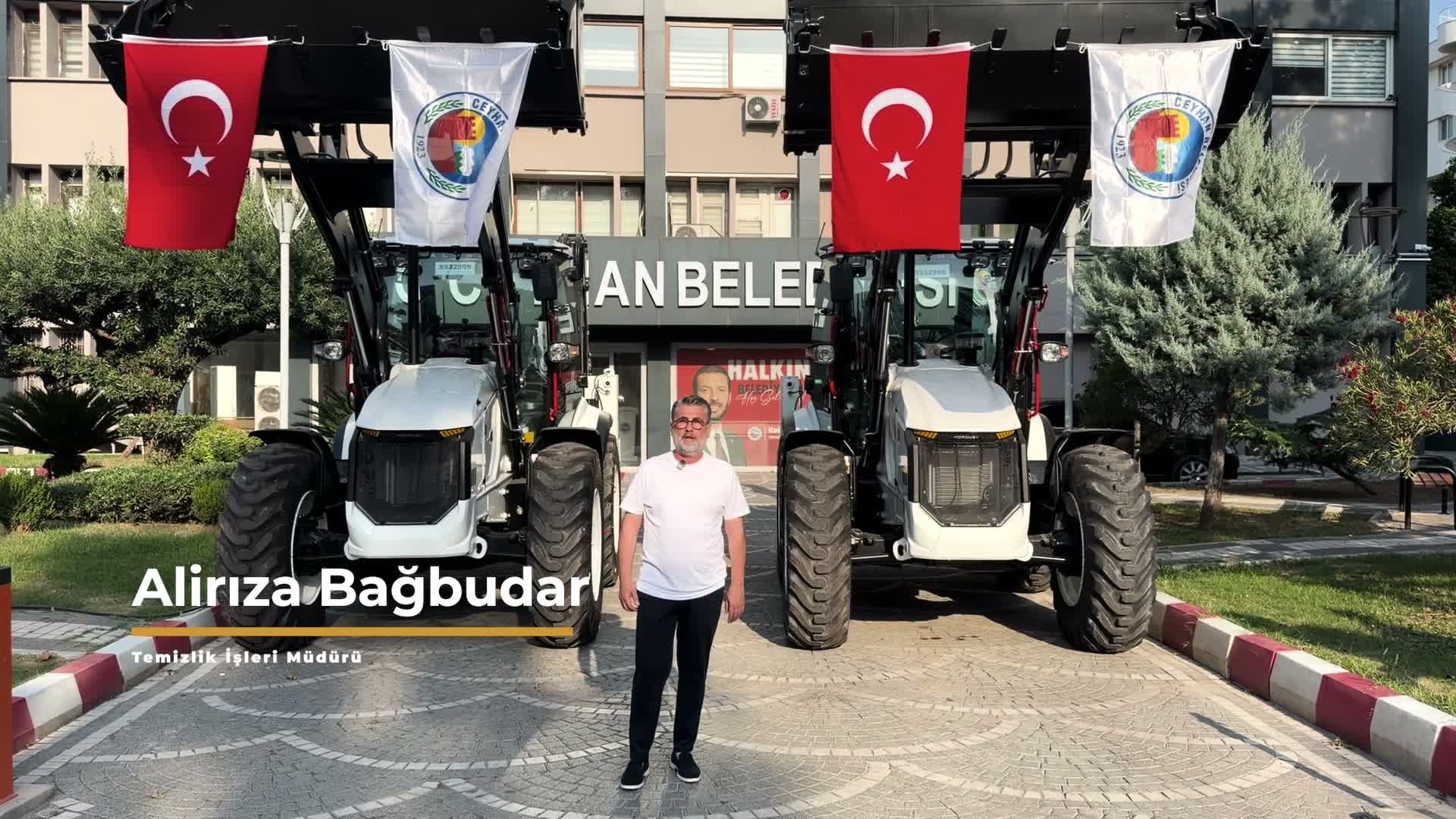Ceyhan Belediyesi, hizmet filosunu iki yeni iş makinesiyle güçlendirdi