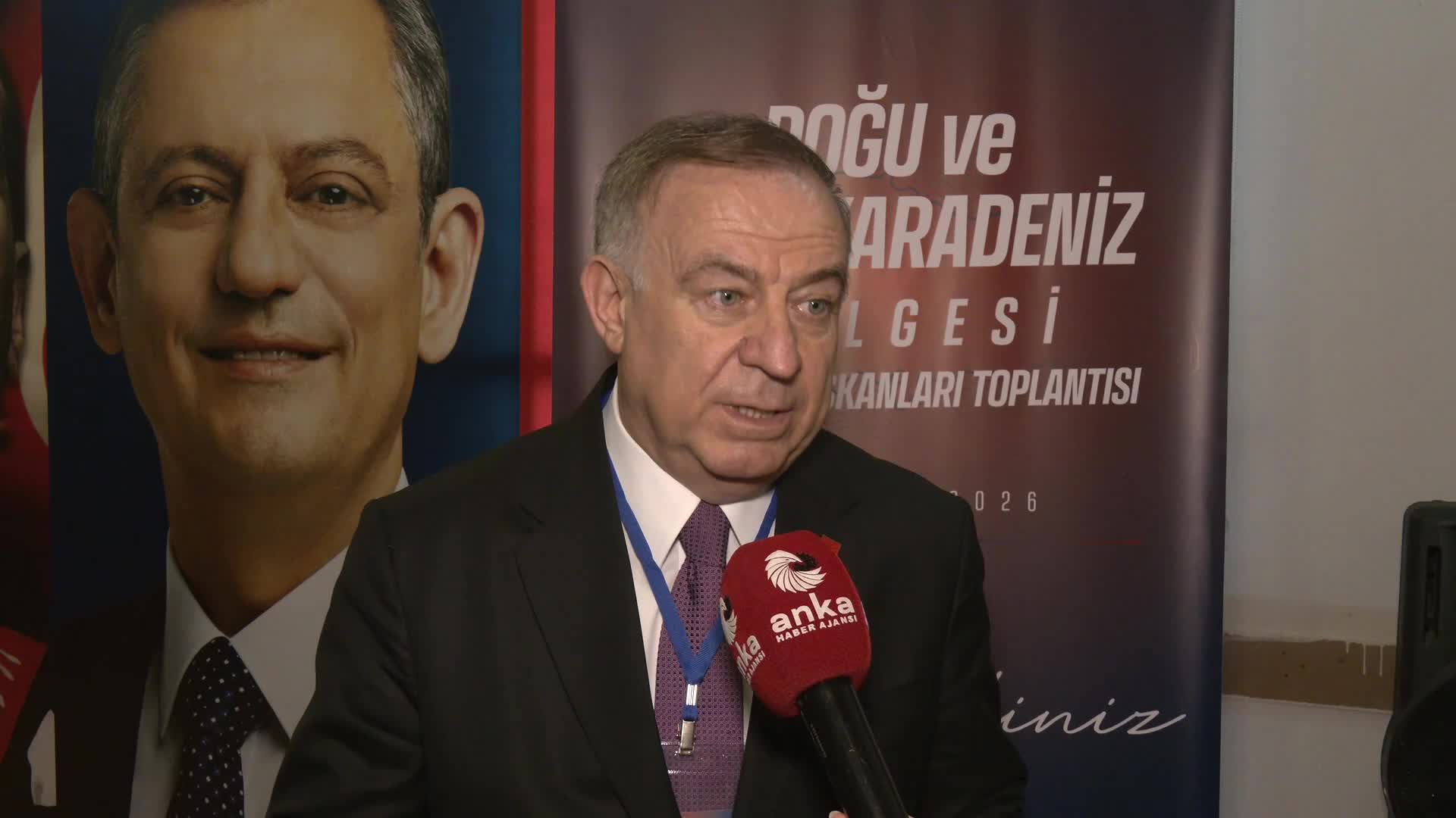 Gökan Zeybek: "Halk CHP'li belediyelerin hizmetlerinden memnun"