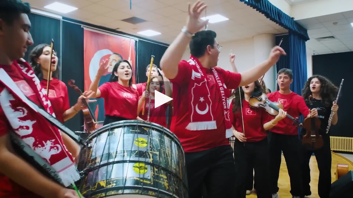 Liselilerin milli takım beste yarışmasını "Bizim Çocuklar" kazandı