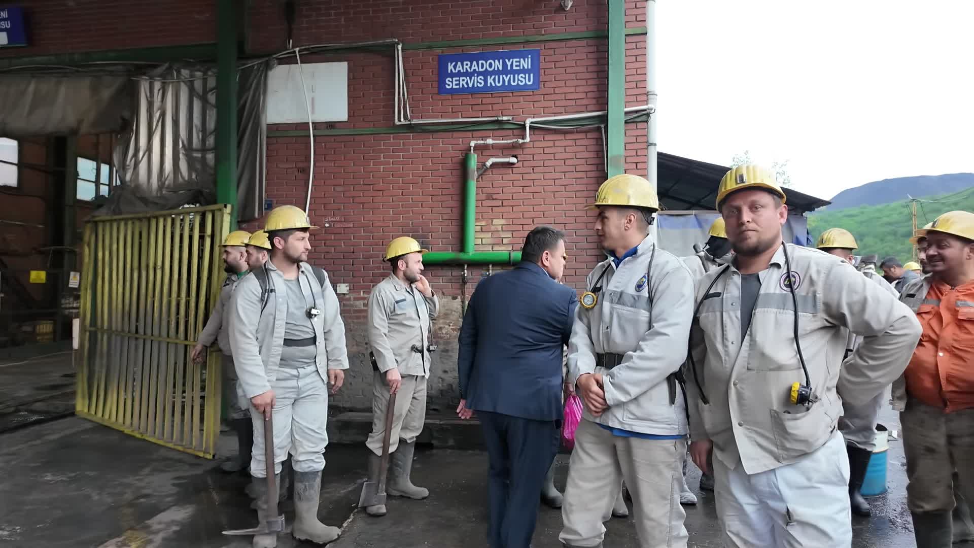 Karadon grizu faciasında hayatını kaybeden 30 madenci dualarla anıldı