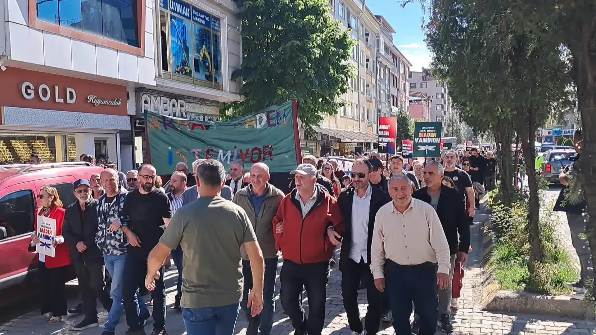 Arhavi'de madene karşı yürüyüş: Arhavi'de madene geçit vermeyeceğiz