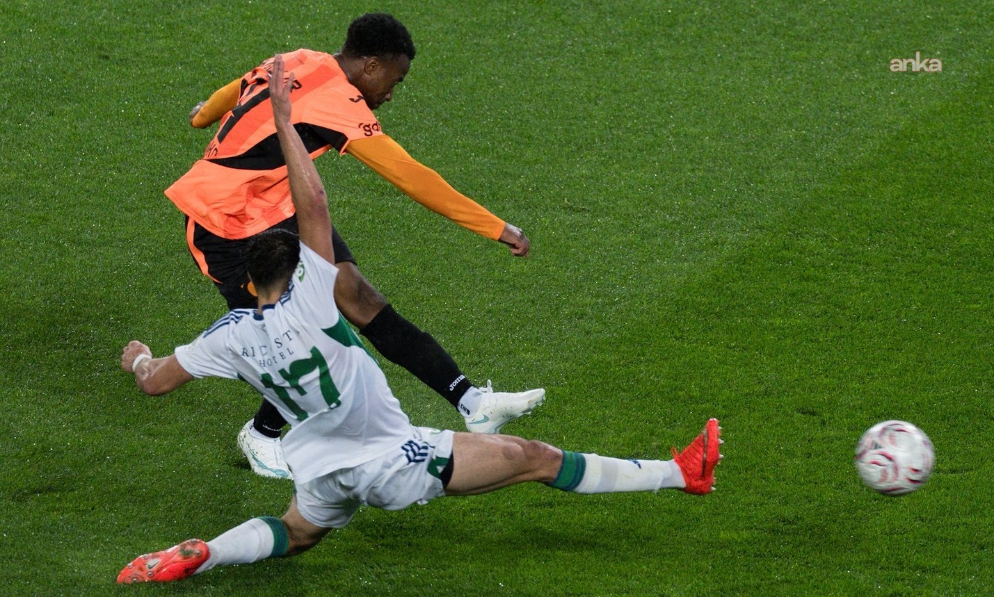 Çorum FK, sahasında Çaykur Rizespor'u 2-1 mağlup etti