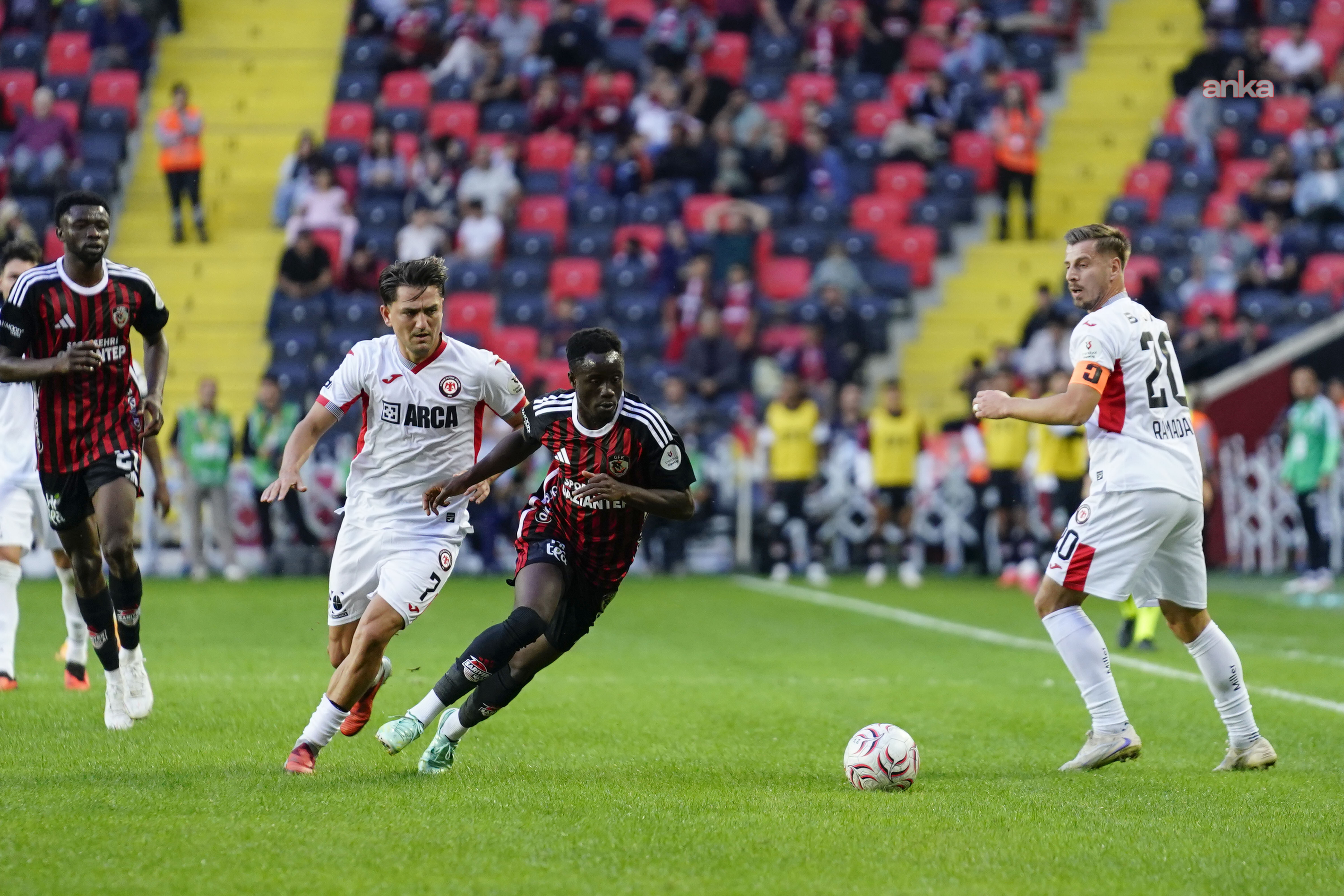 Çorum FK, Gaziantep FK'yi deplasmanda 3-0 mağlup etti