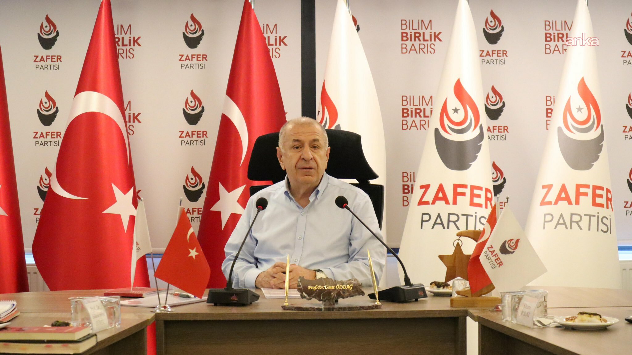 Ümit Özdağ, ekonomi kurmaylarını topladı