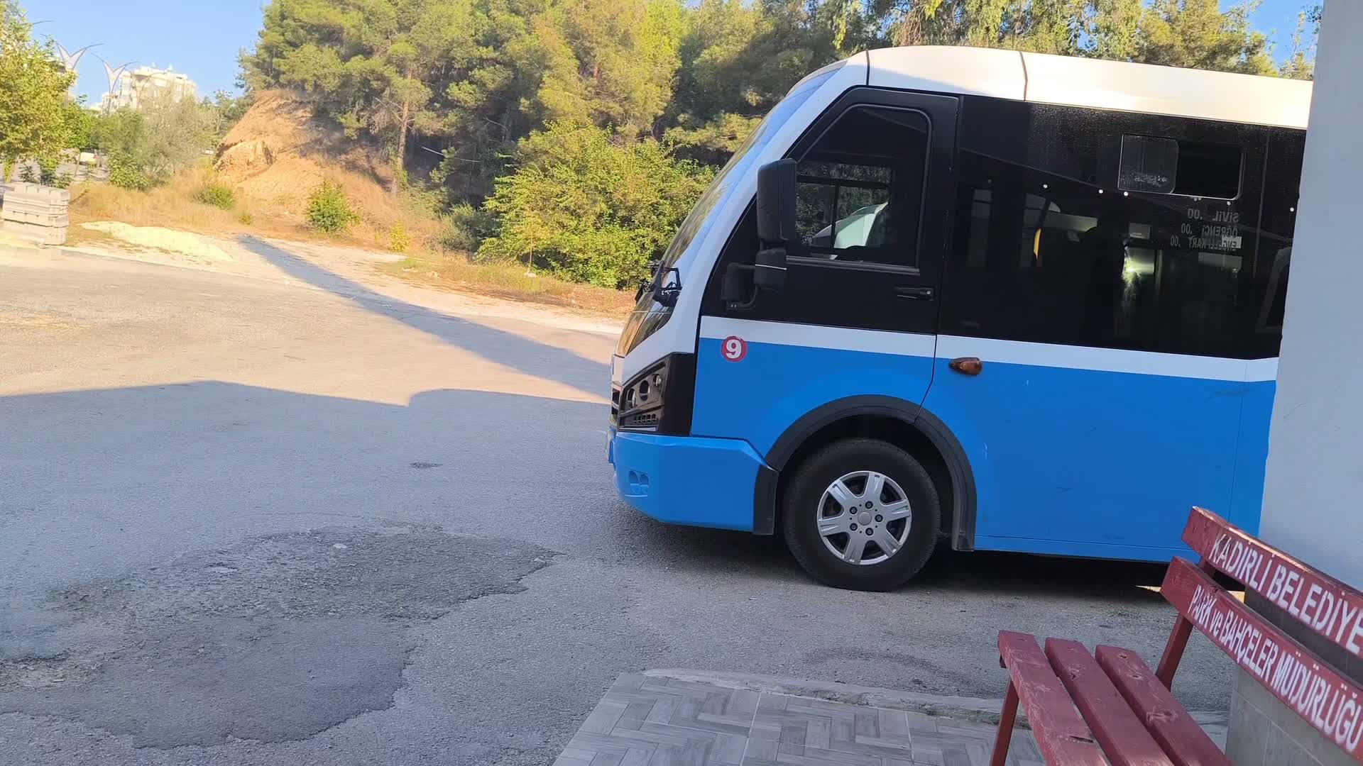 Kadirli'de dolmuşa 5 lira zam geldi... Vatandaş: "Yaya gelip, yaya gidiyoruz"