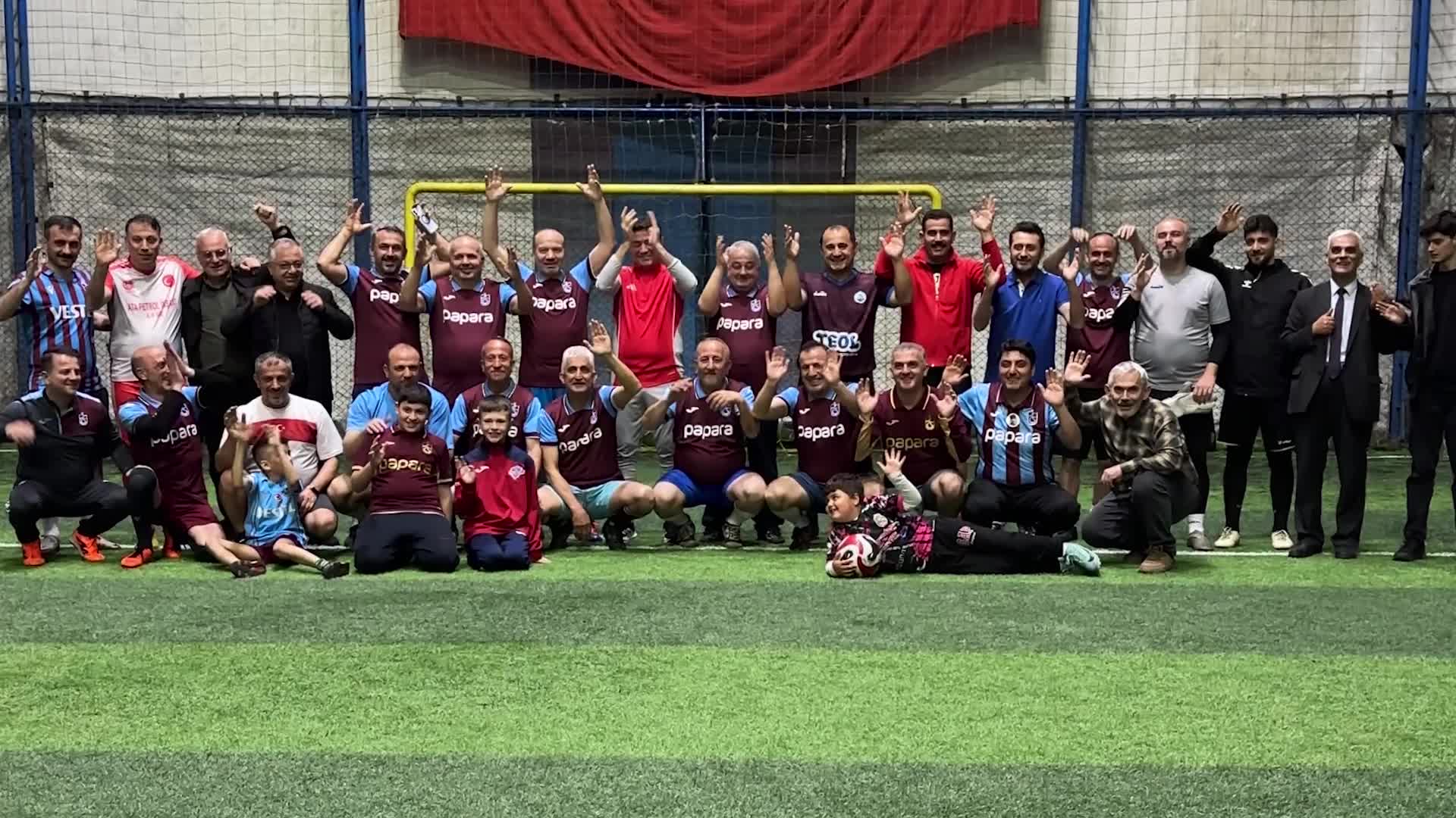 Ortahisar Belediye Başkanı Kaya, engelli bireyler ile dostluk maçına çıktı