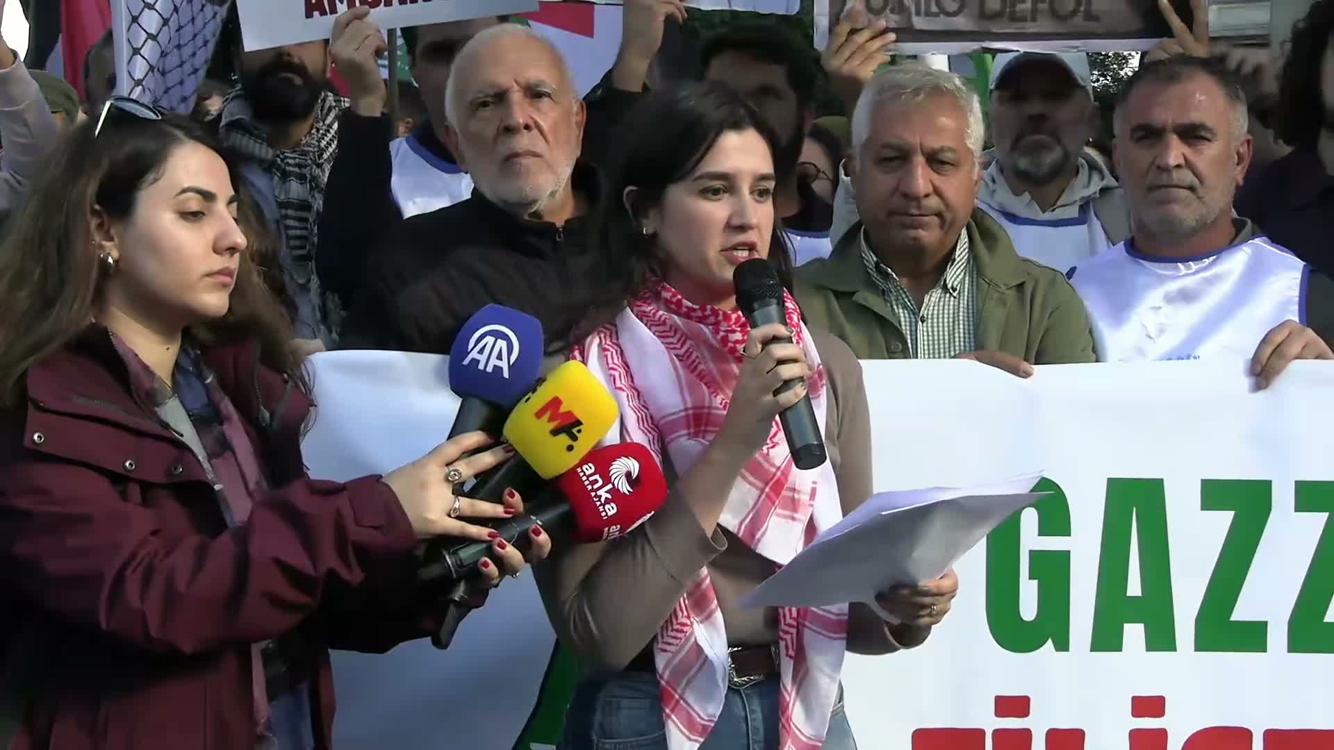 Filistin Eylem Komitesi'nden "İsrail'e tam ambargo" yürüyüşü