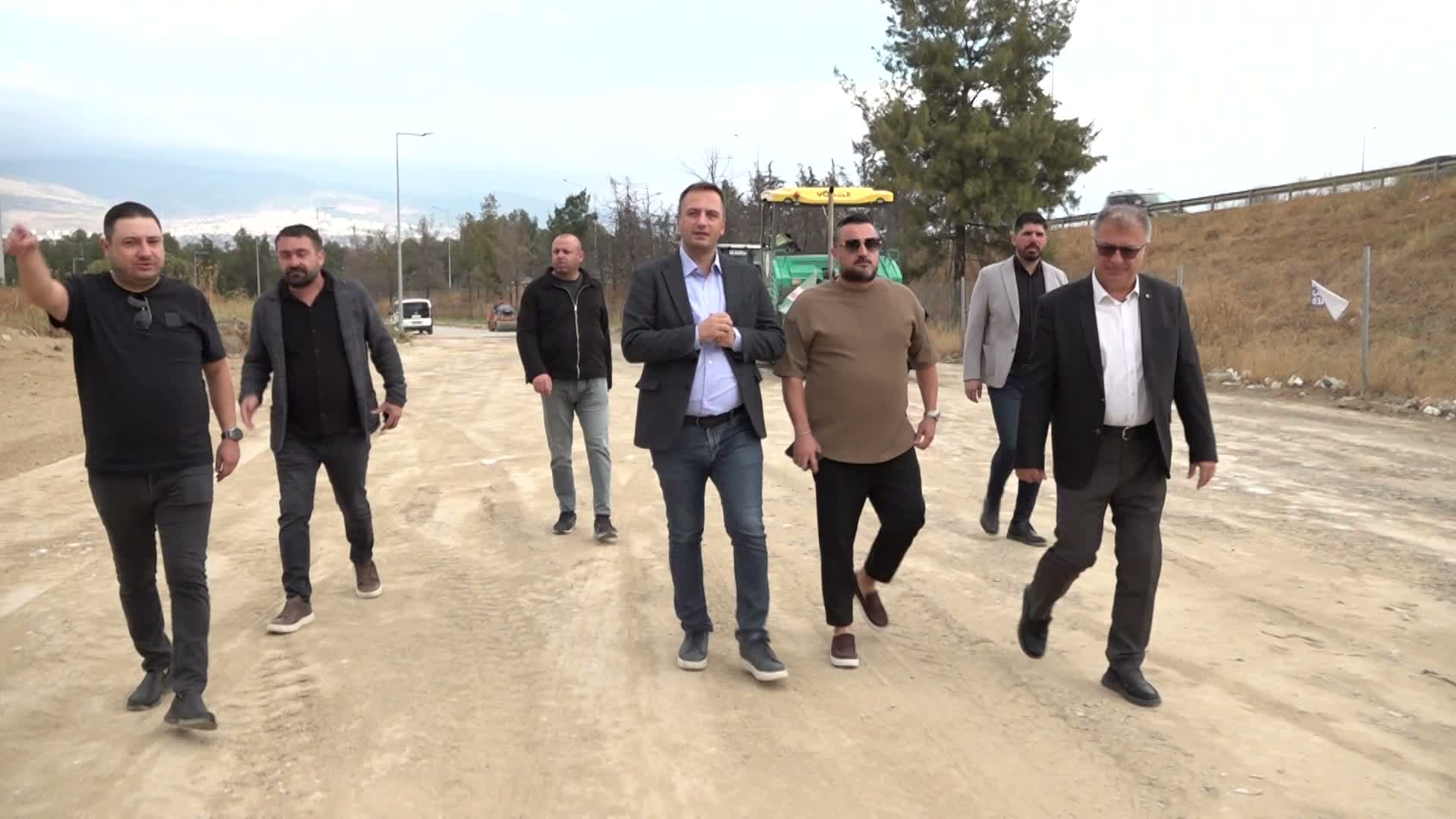 Bornova’da yılların yol sorununa neşter: Karacaoğlan Mahallesi 6203 Sokak asfaltlanıyor