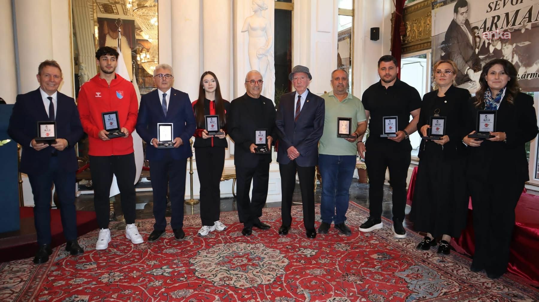 Kahramankazan Belediyespor'a “Başkentin Yüzünü Güldüren Takım” ödülü