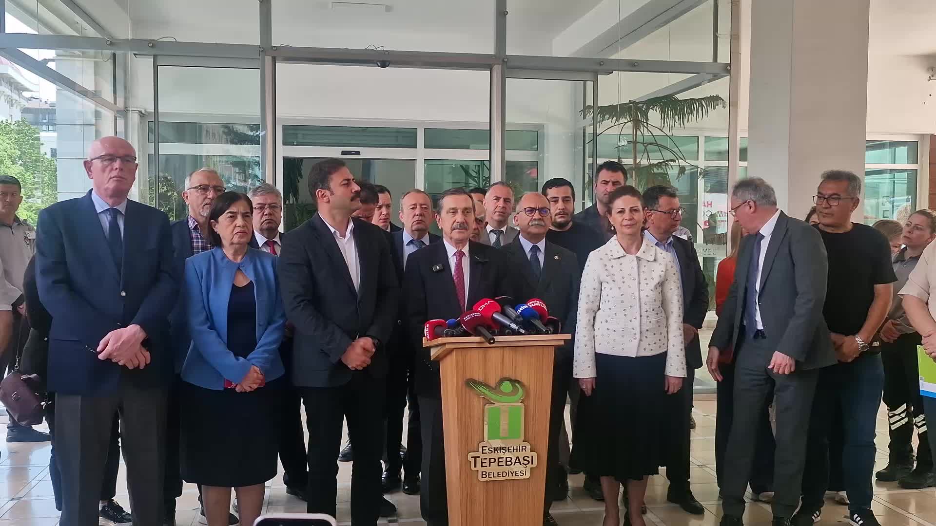 CHP Eskişehir İl Başkanı Yalaz'dan Tepebaşı Belediyesi personeline yönelik operasyon açıklaması: "Gözaltına alınan arkadaşlarımız, daha önce bu dosya kapsamında ifade vermiş kişilerdir"