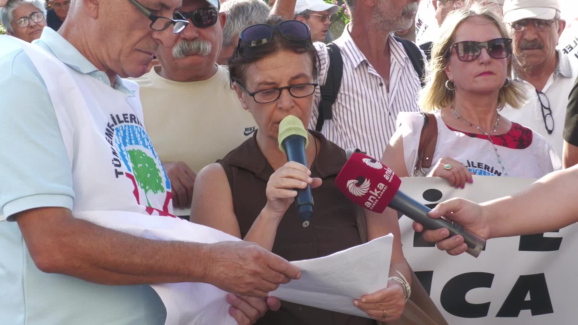 İzmir'de Emekli Sendikaları Platformu'ndan açıklanan enflasyona tepki: Emeklilerin mutfağında yangın sürüyor