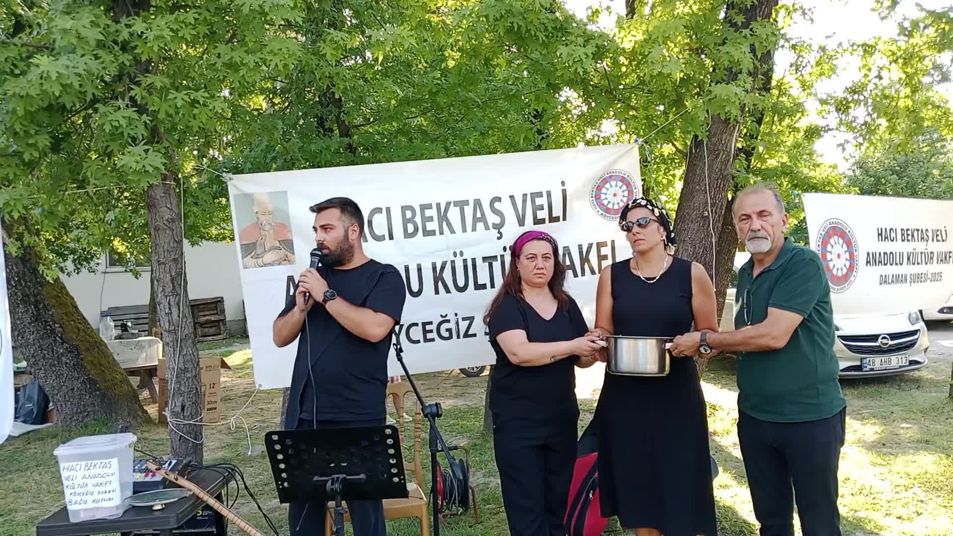 Köyceğiz’de Hacı Bektaş Veli Anadolu Kültür Vakfı’ndan aşure ikramı