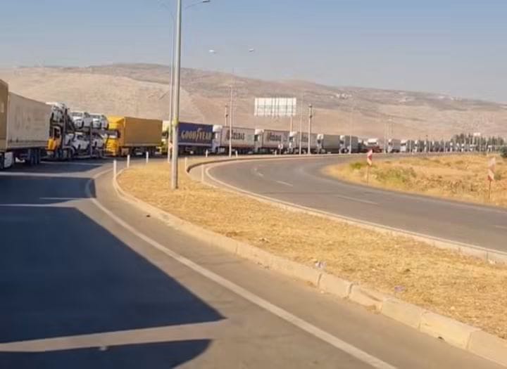 Gürbulak Sınır Kapısı’nda tır sürücülerinin günlerce bekletilmesi tepkilere yol açtı