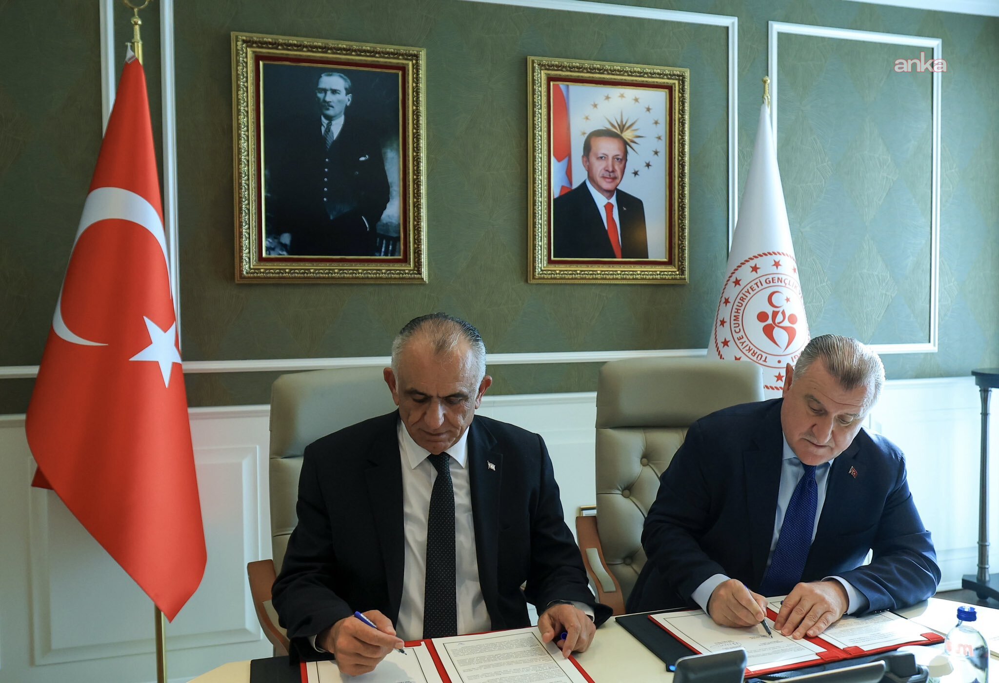 Türkiye ile KKTC arasında öğrenci yurdu inşasına ilişkin iş birliği protokolü imzalandı