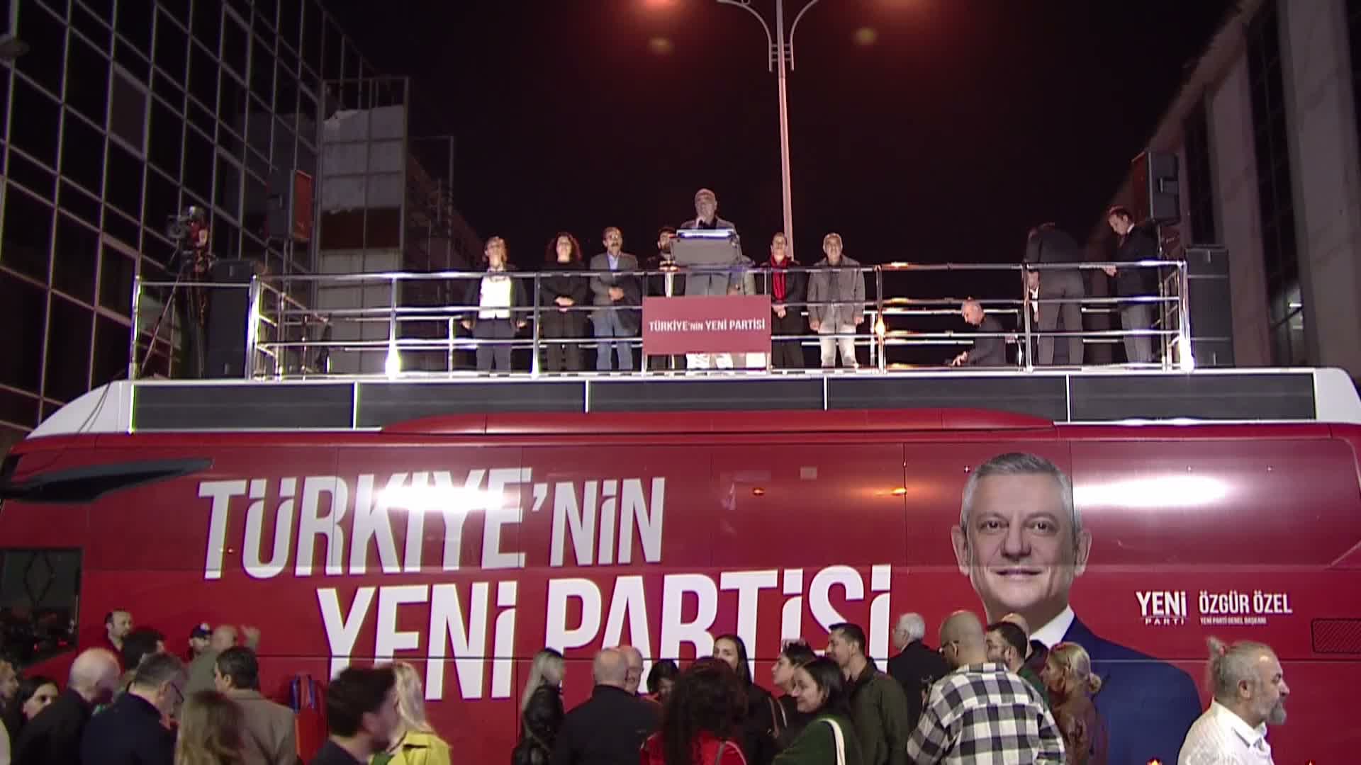 Halk TV Dayanışma Mitingi... DİSK İstanbul Bölge Temsilcisi Aslanoğlu: "Kalemleri kıramayacak, gerçeklerin sesini kısamayacaksınız"