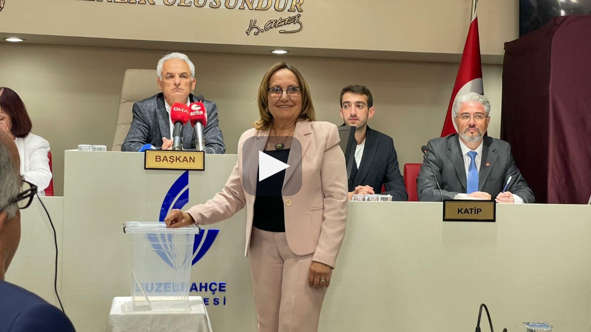 Güzelbahçe Belediye Başkan Vekilliğine CHP'li Ayşe Akın seçildi