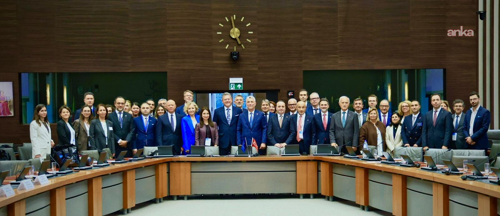 TÜSİAD heyeti, İş Dünyası Yuvarlak Masa Toplantısı'na katıldı