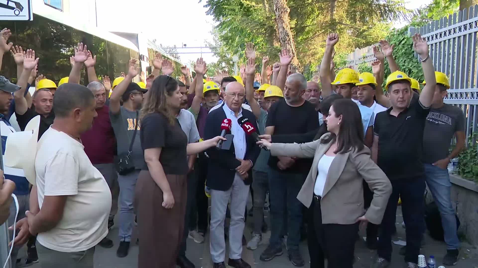 YENİ Partili Çakırözer'den madencilere destek: Bakanlık emekçinin sesini duymak